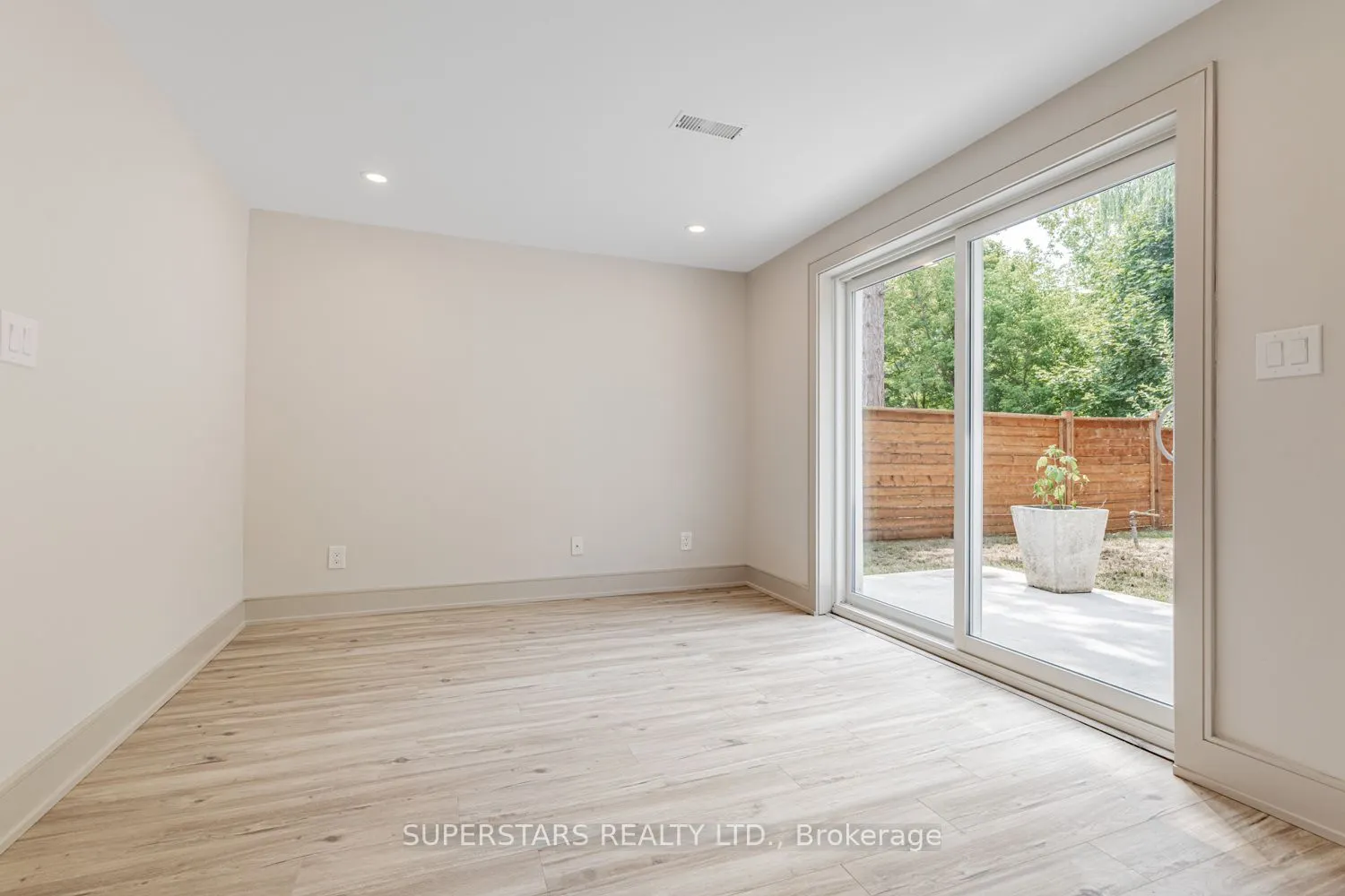 43 Thorny Brae Drive