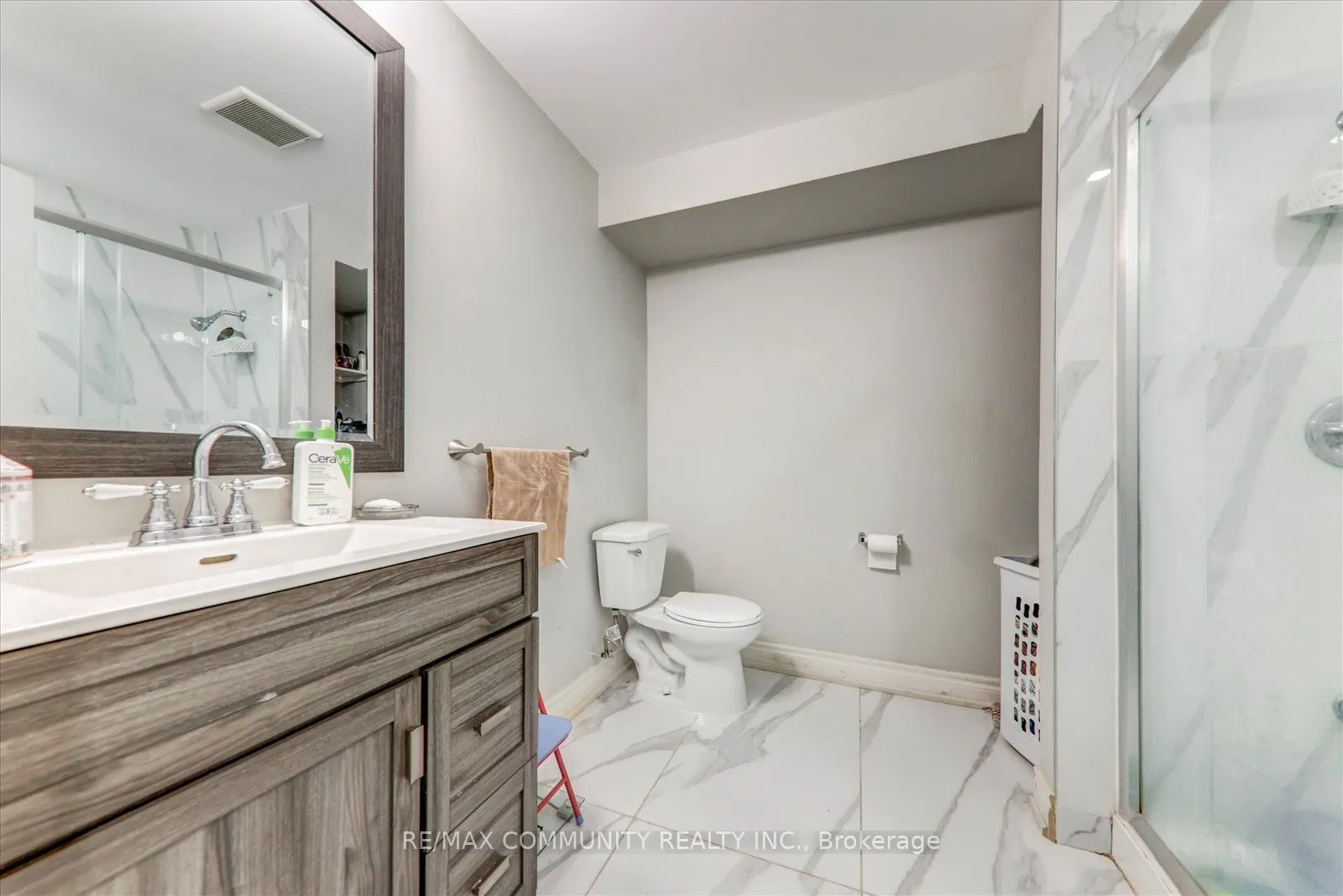 138 West Lawn Crescent, #Bsmt