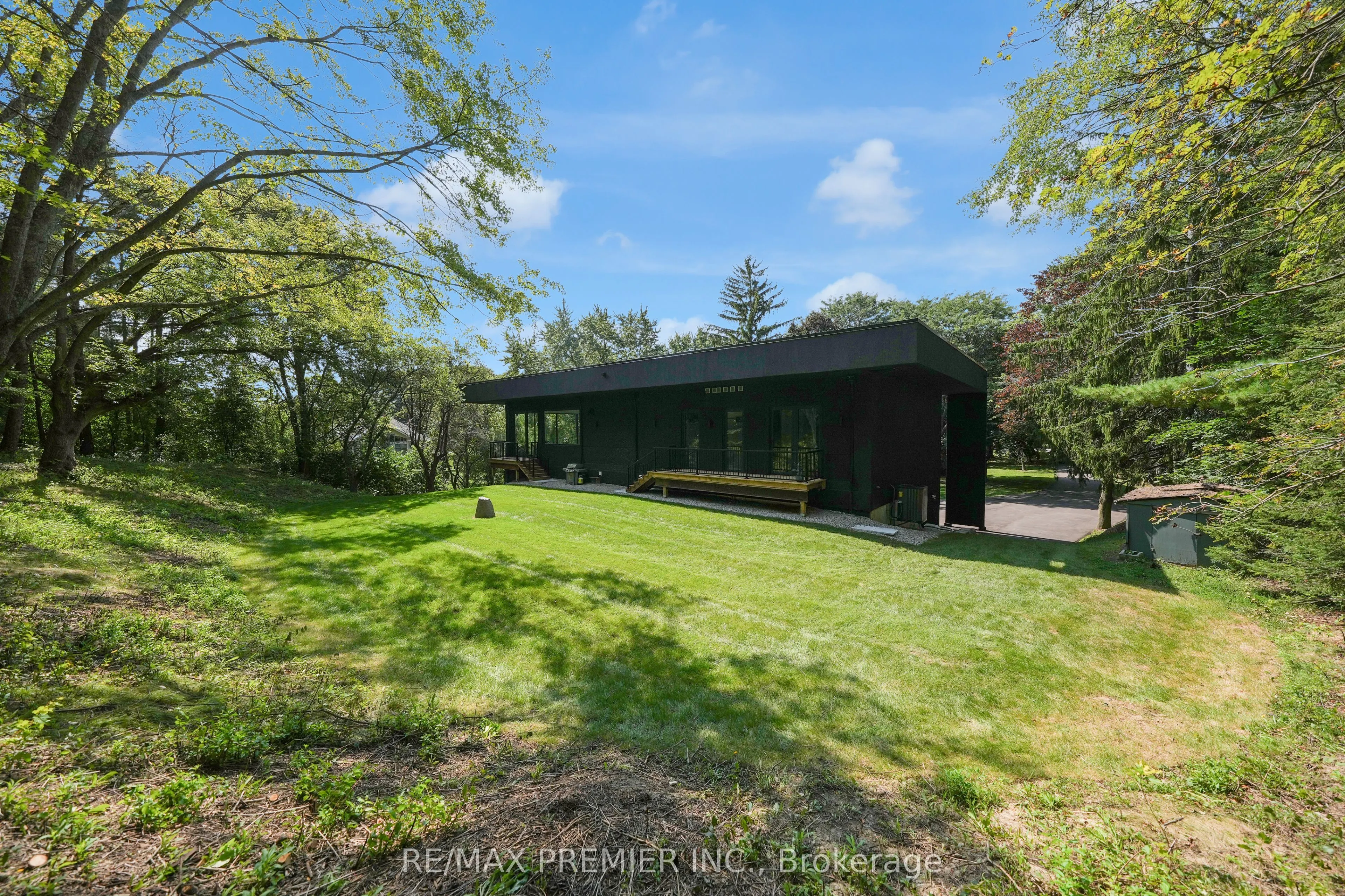 350 Kingscross Drive