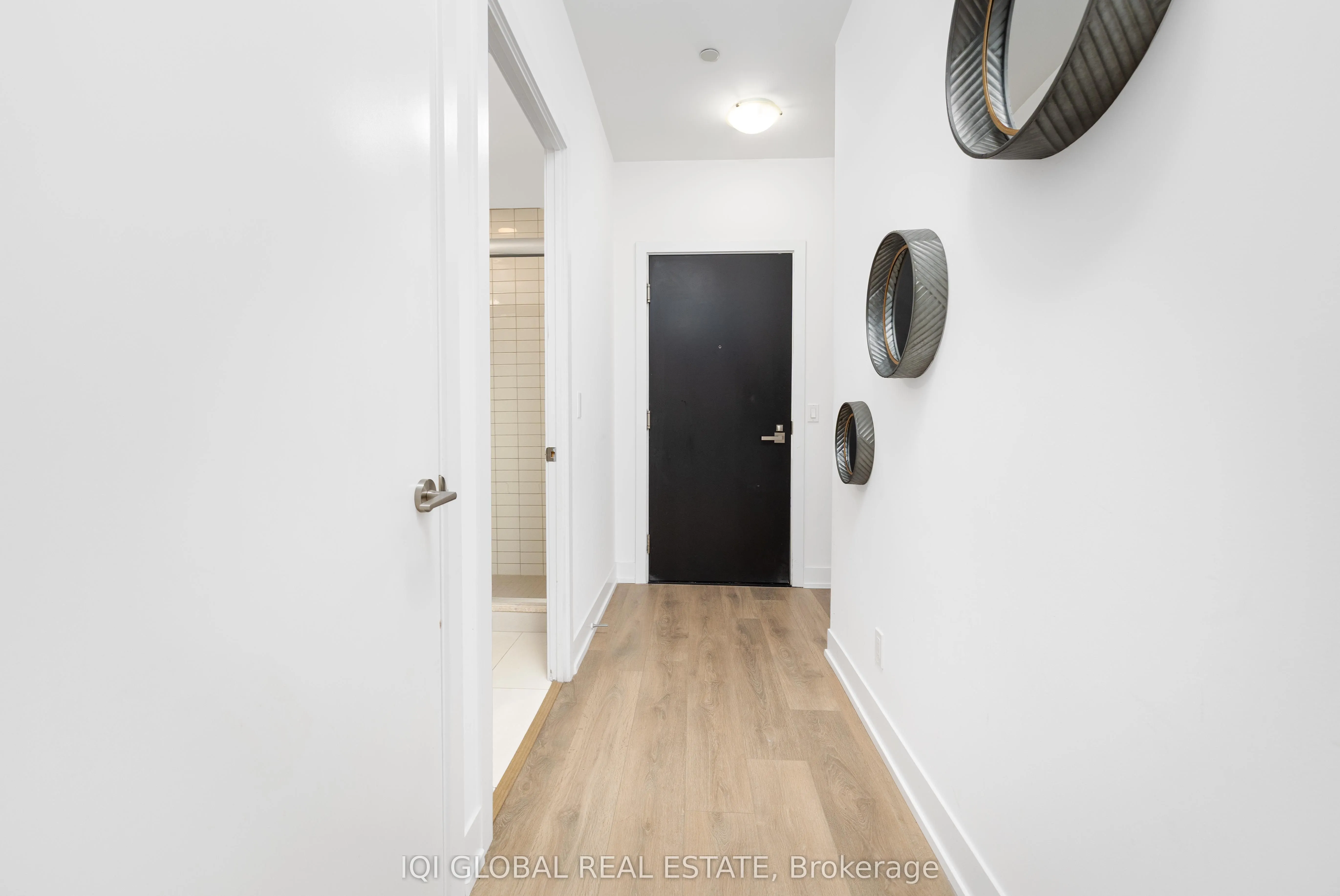 9471 Yonge Street, #301