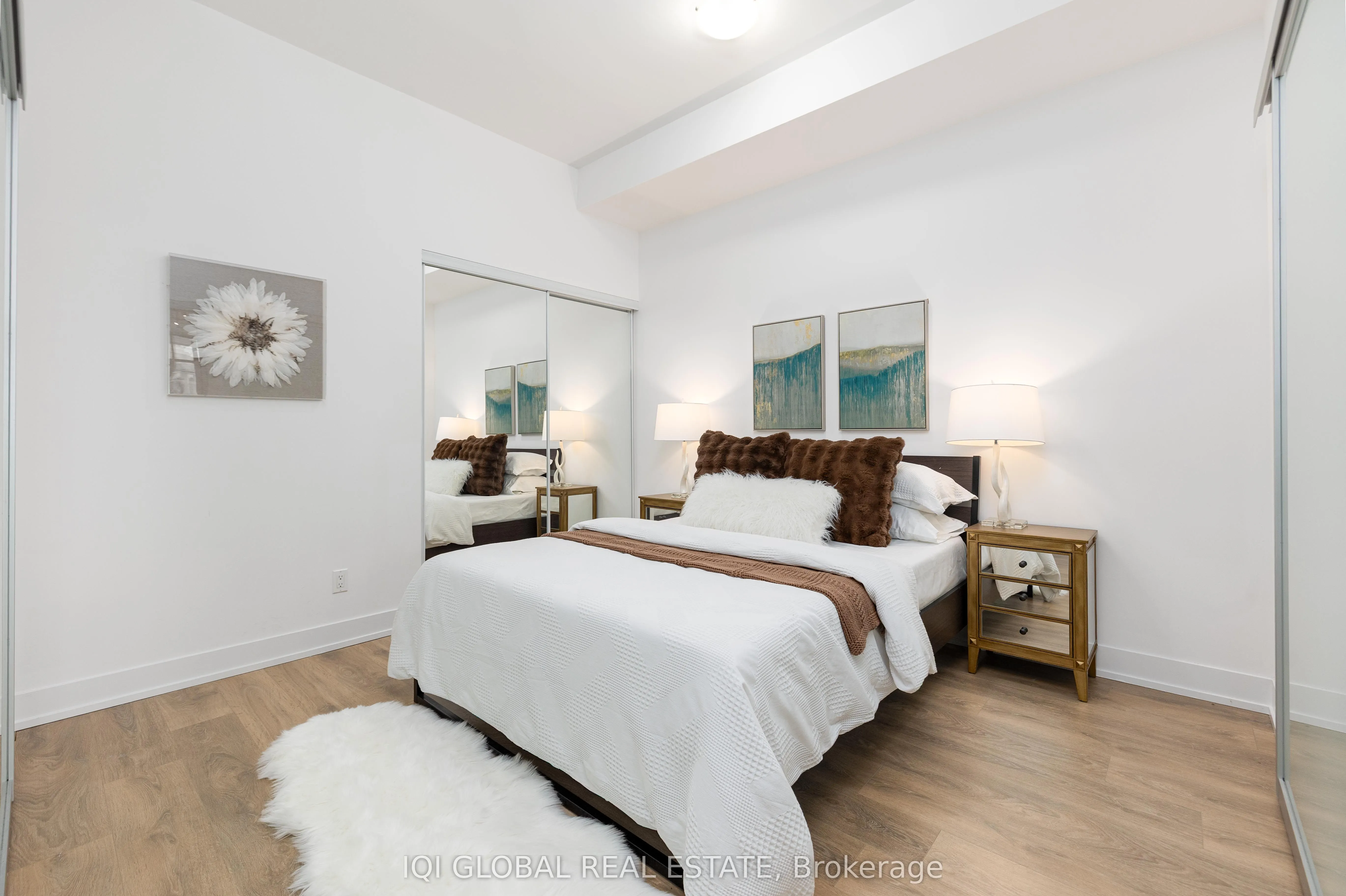 9471 Yonge Street, #301