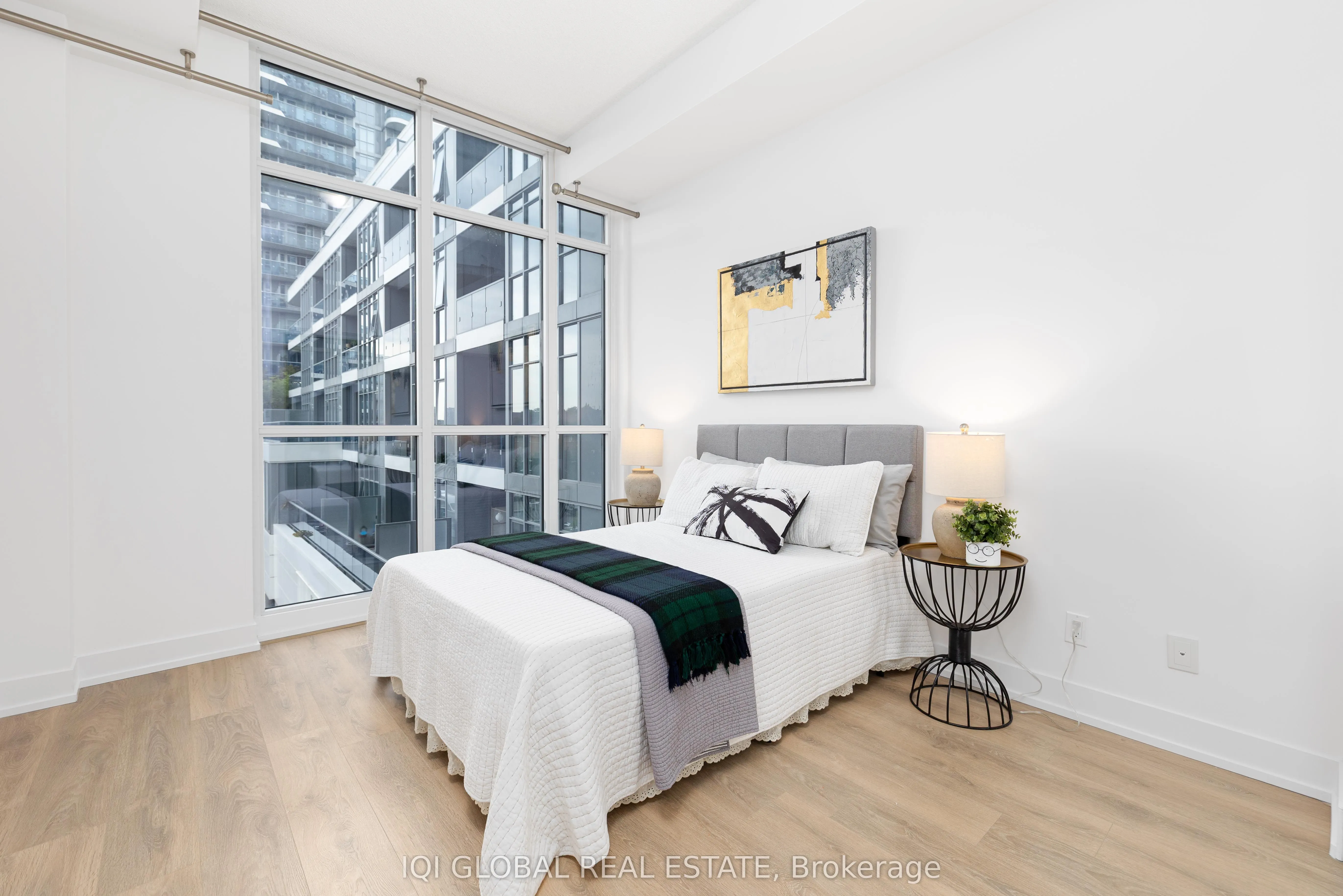9471 Yonge Street, #301