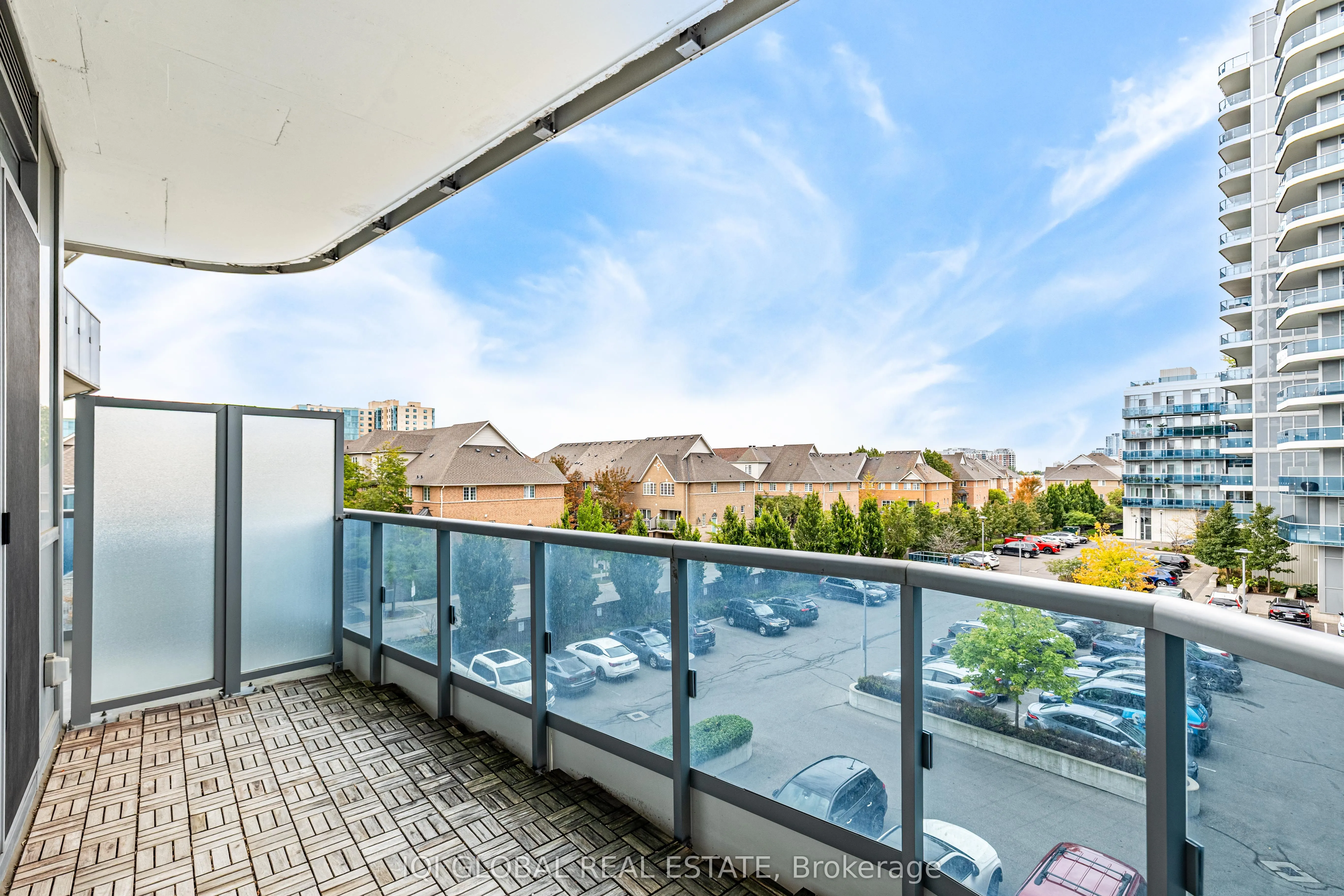 9471 Yonge Street, #301