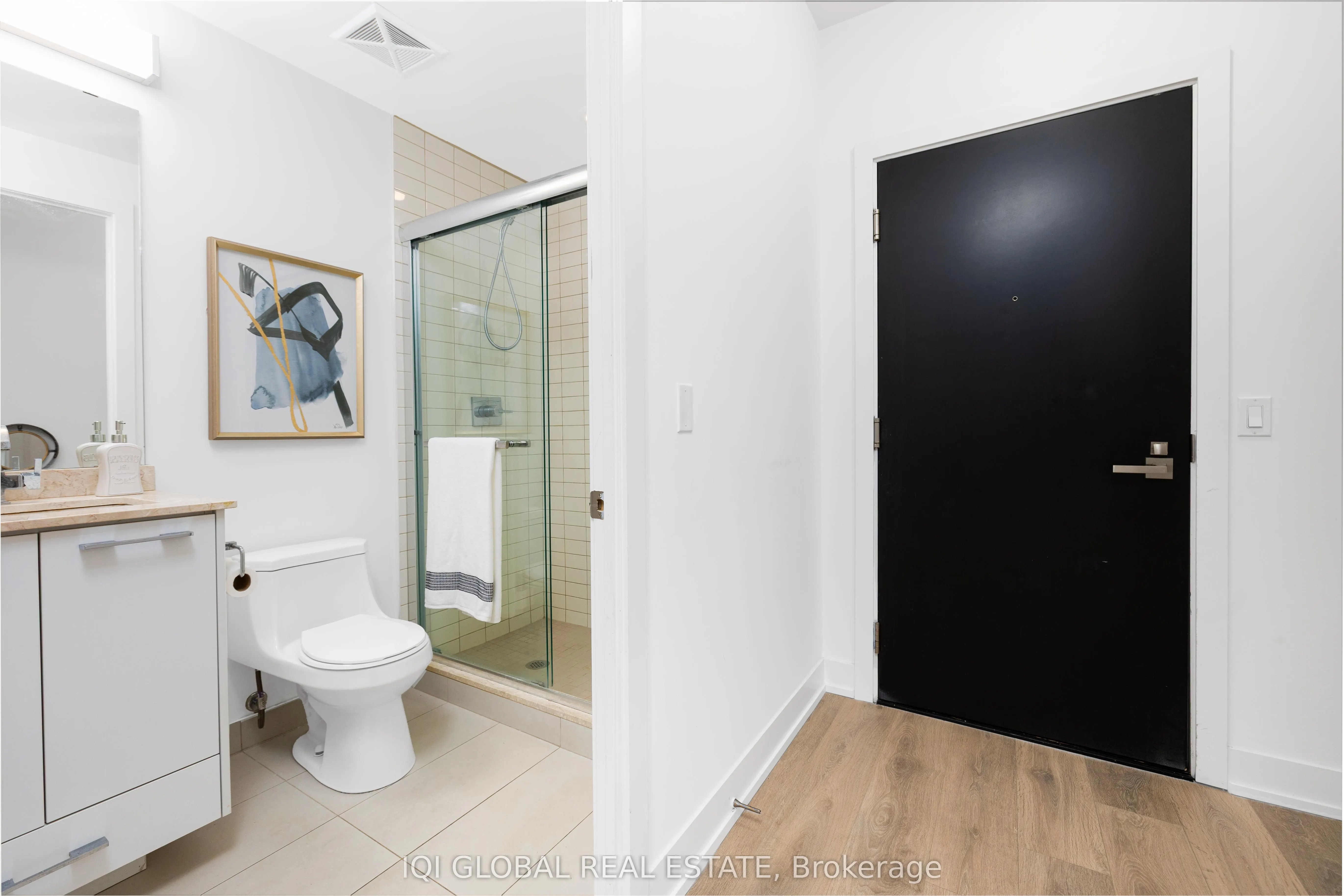9471 Yonge Street, #301