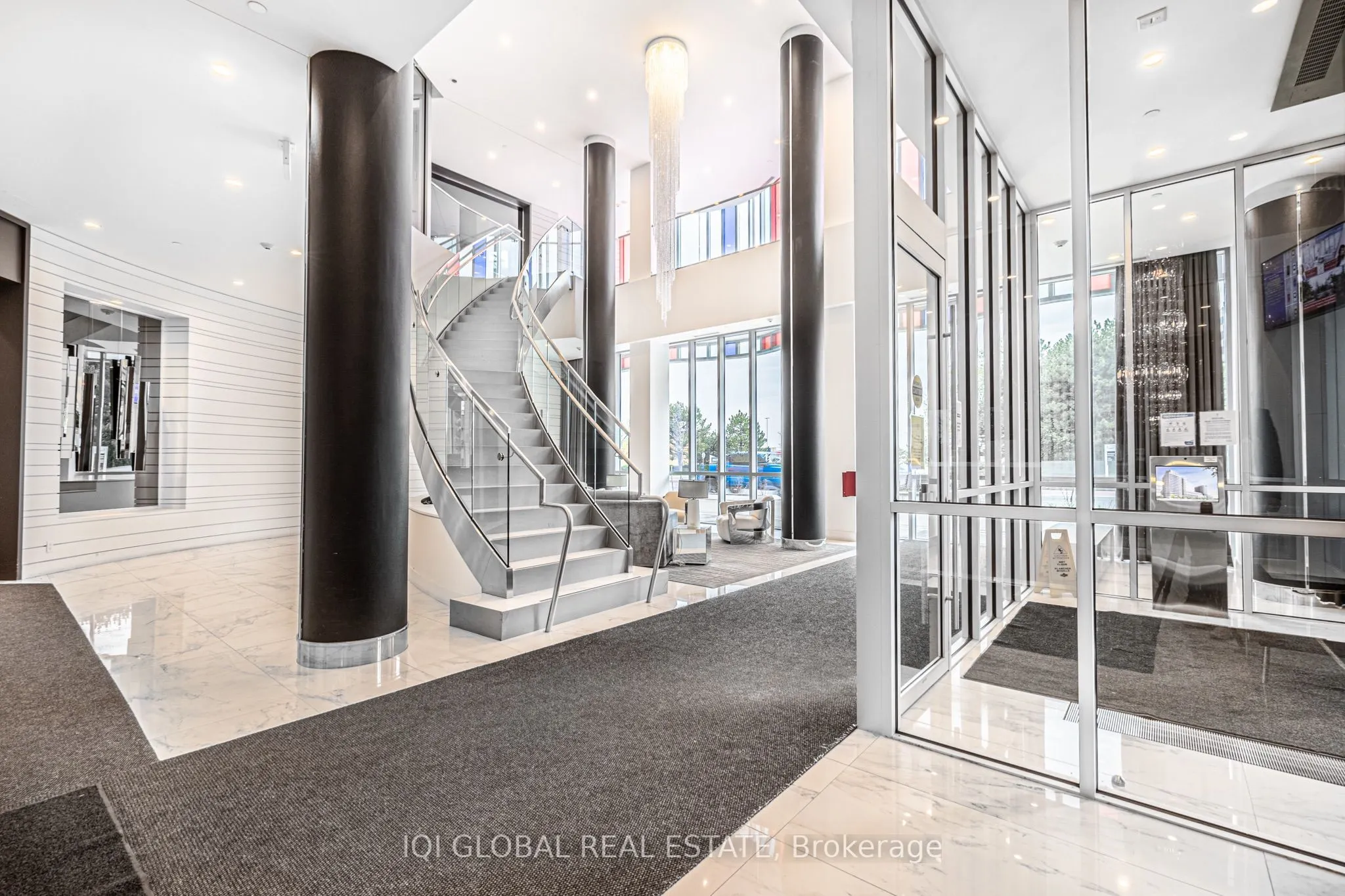 9471 Yonge Street, #301