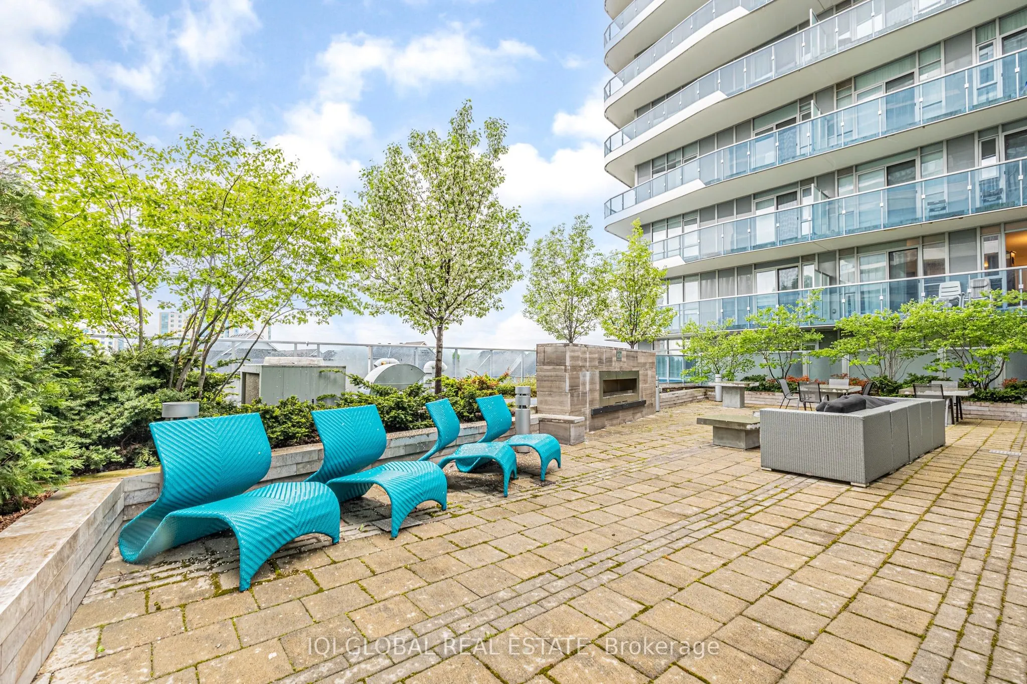 9471 Yonge Street, #301