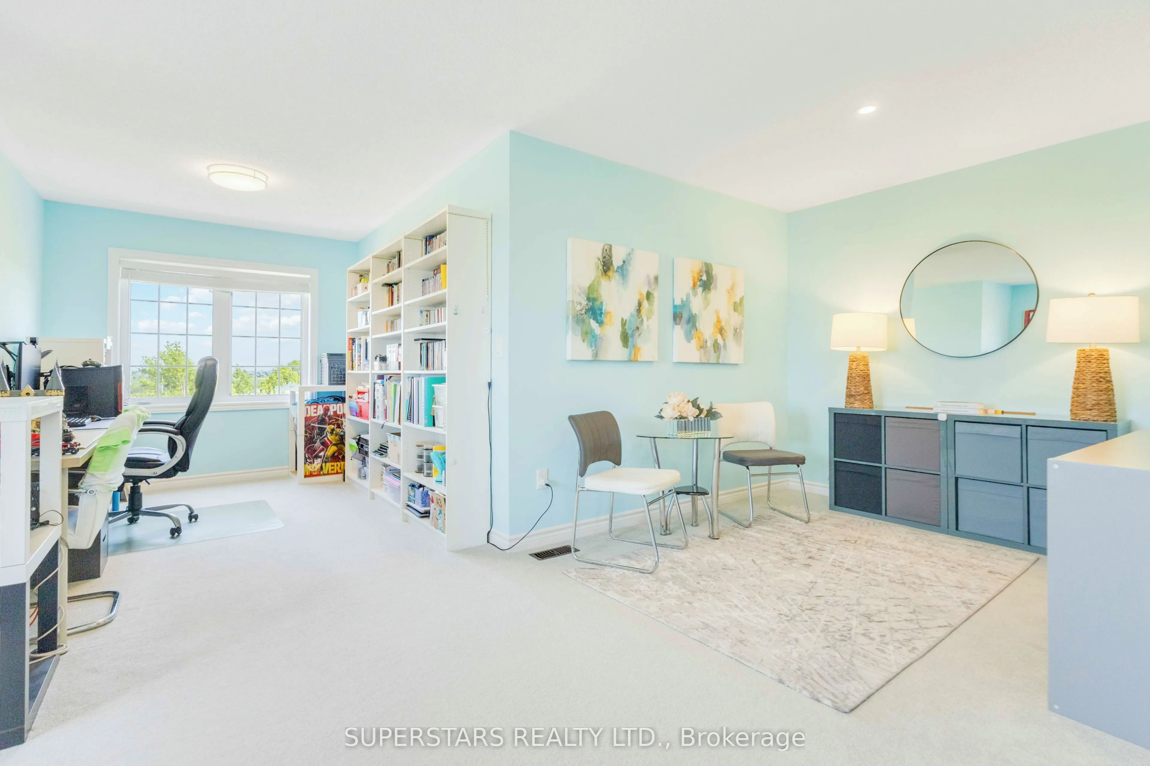 70 Living Cres Crescent
