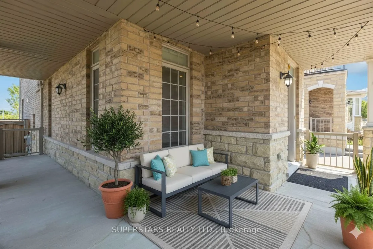 70 Living Cres Crescent