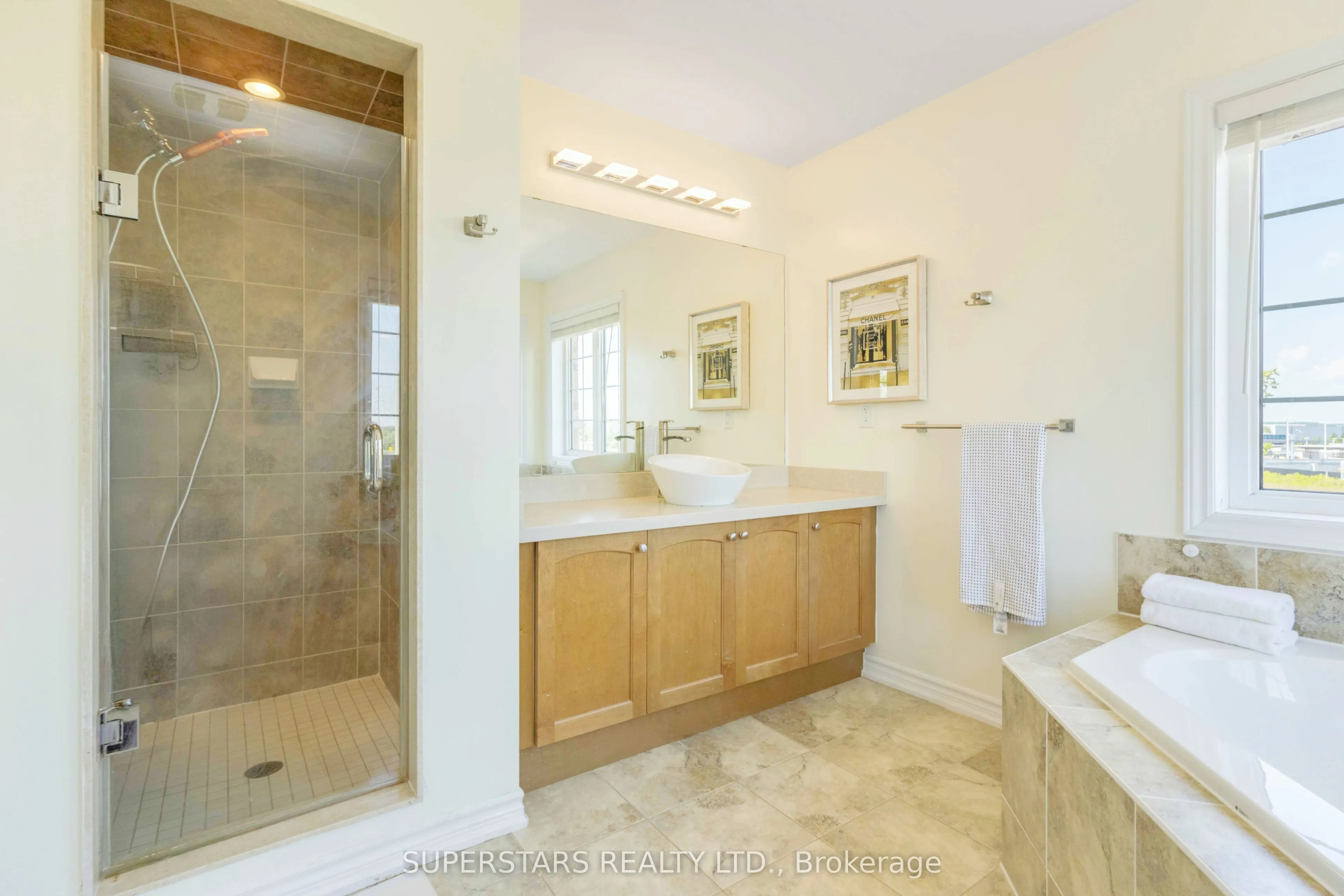 70 Living Cres Crescent
