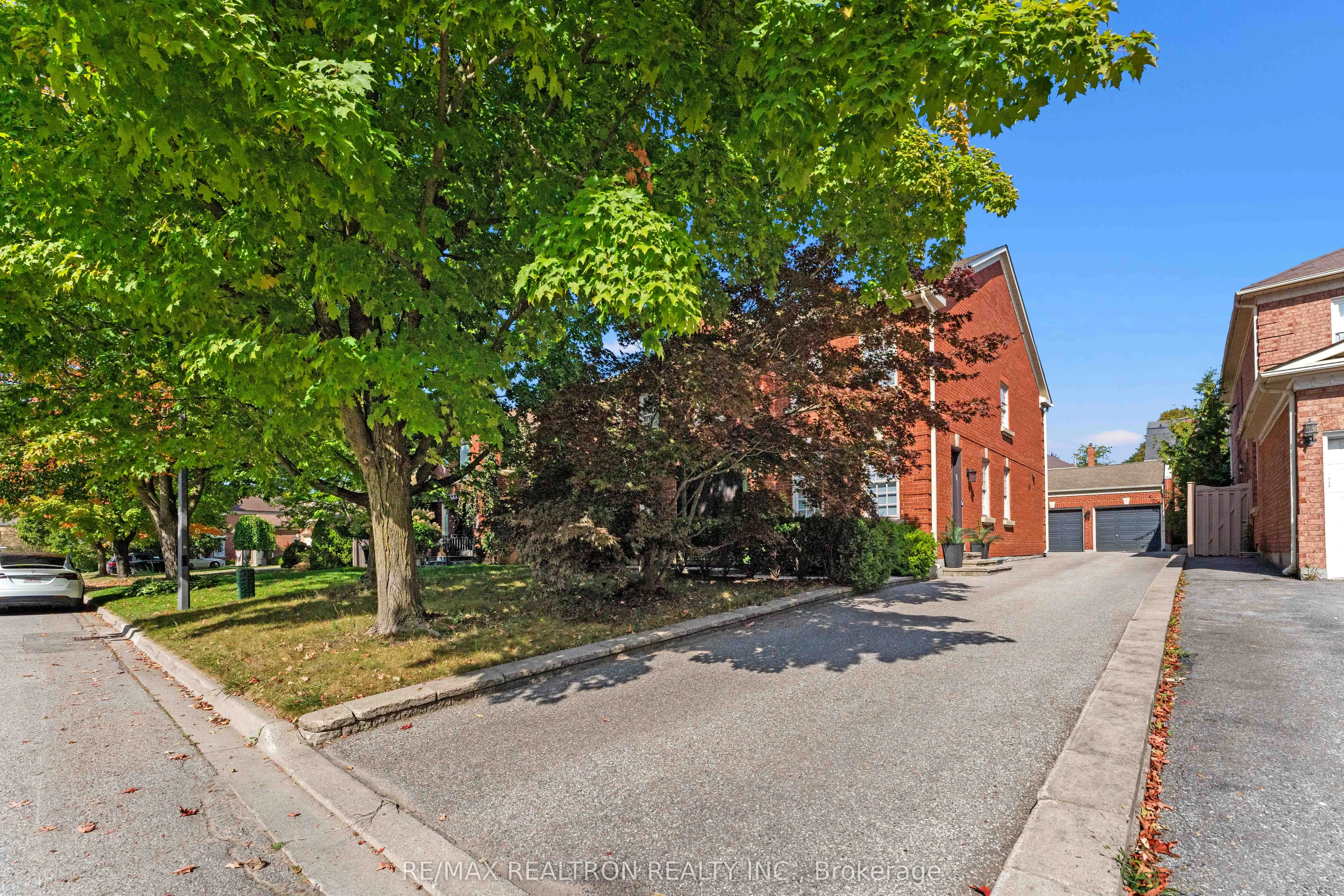 63 Willett Crescent