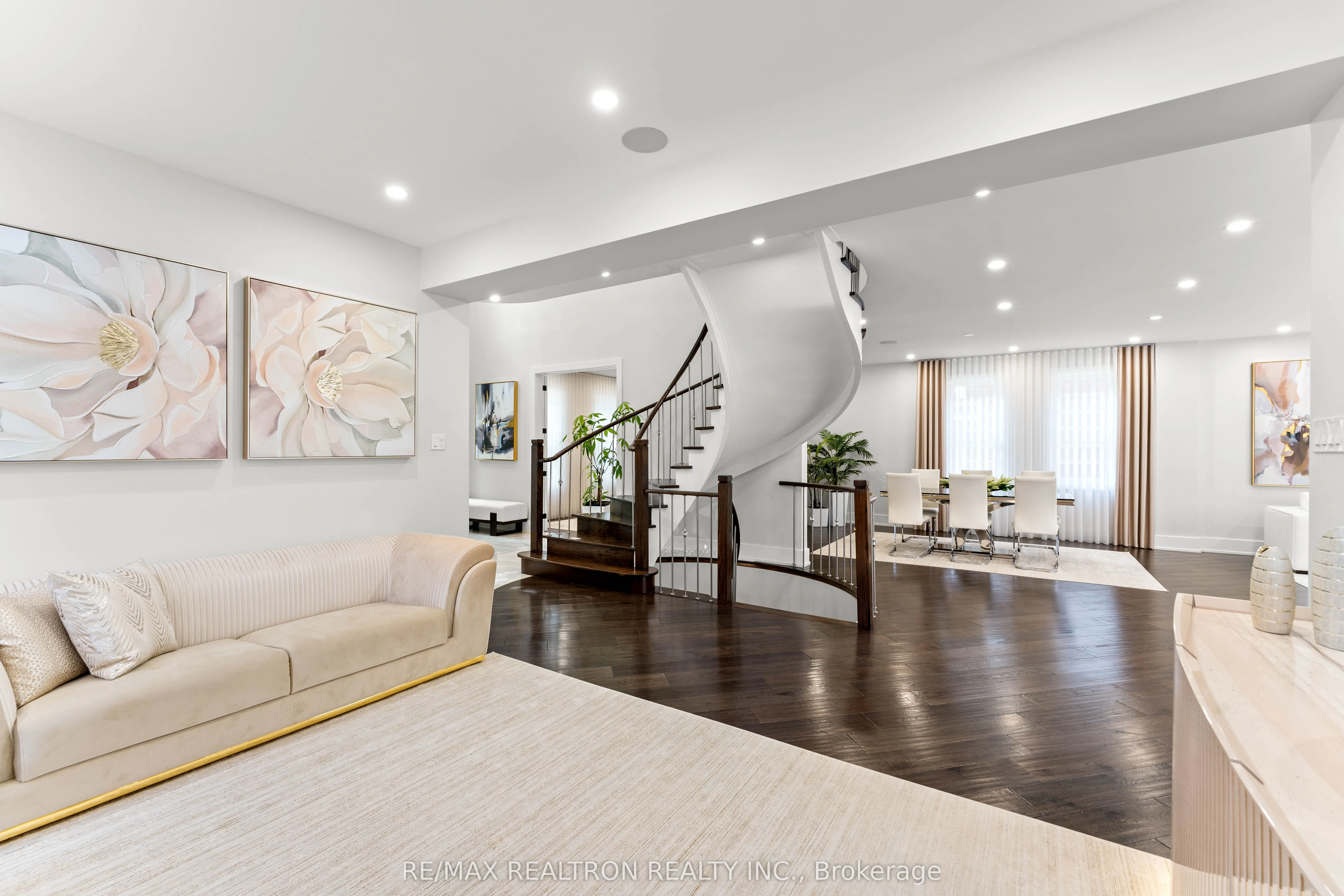 63 Willett Crescent