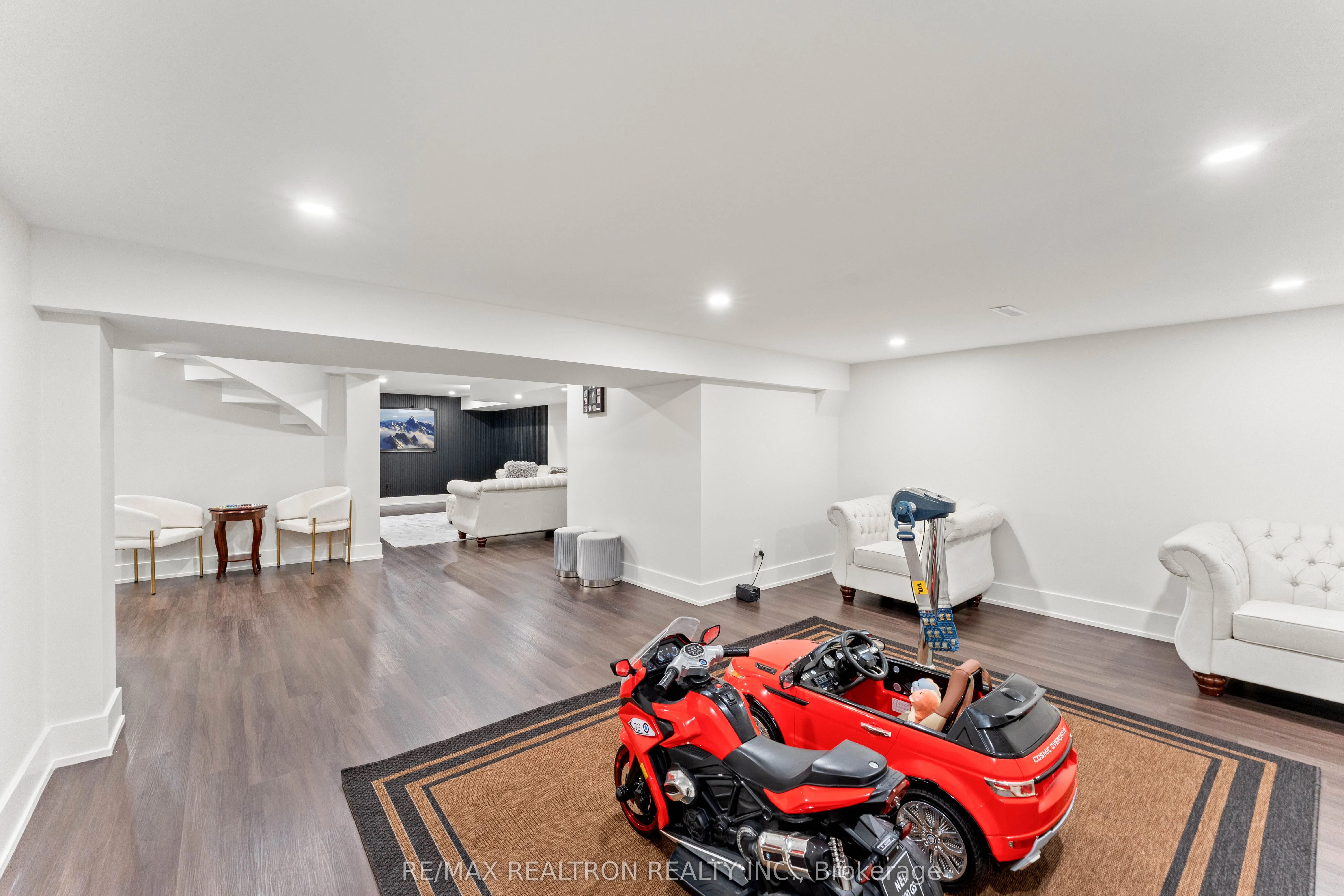 63 Willett Crescent