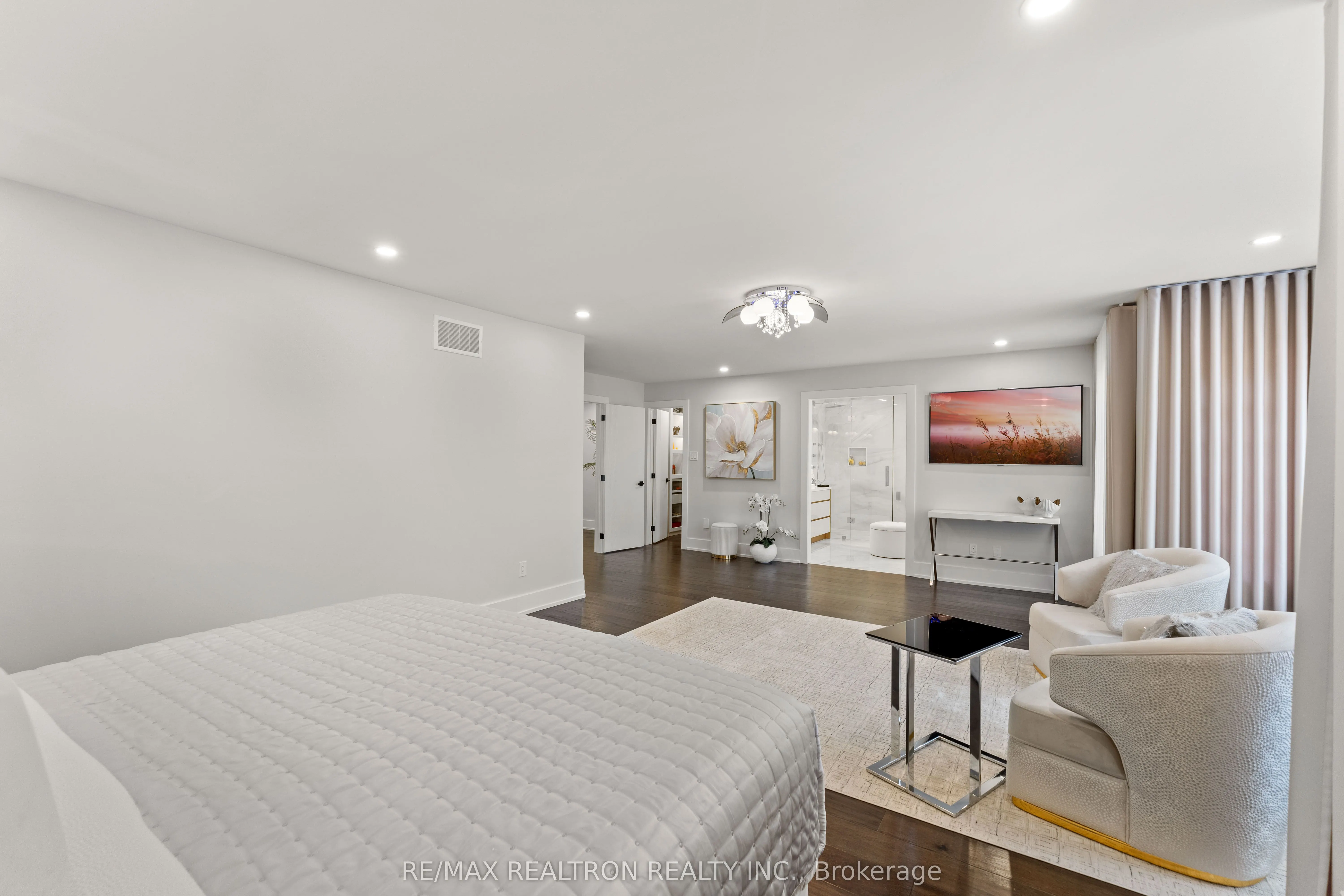 63 Willett Crescent