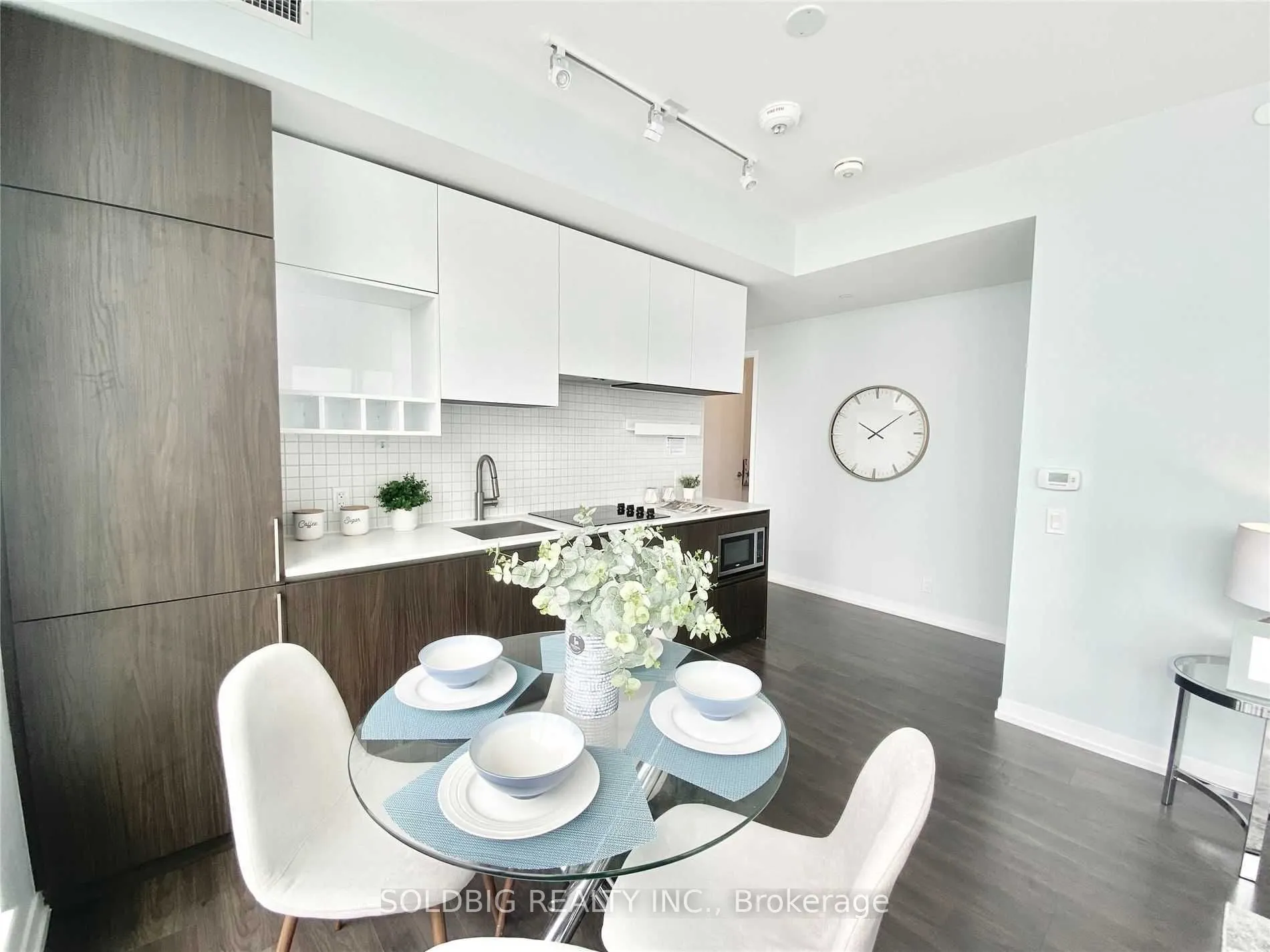 898 Portage Parkway, #4909