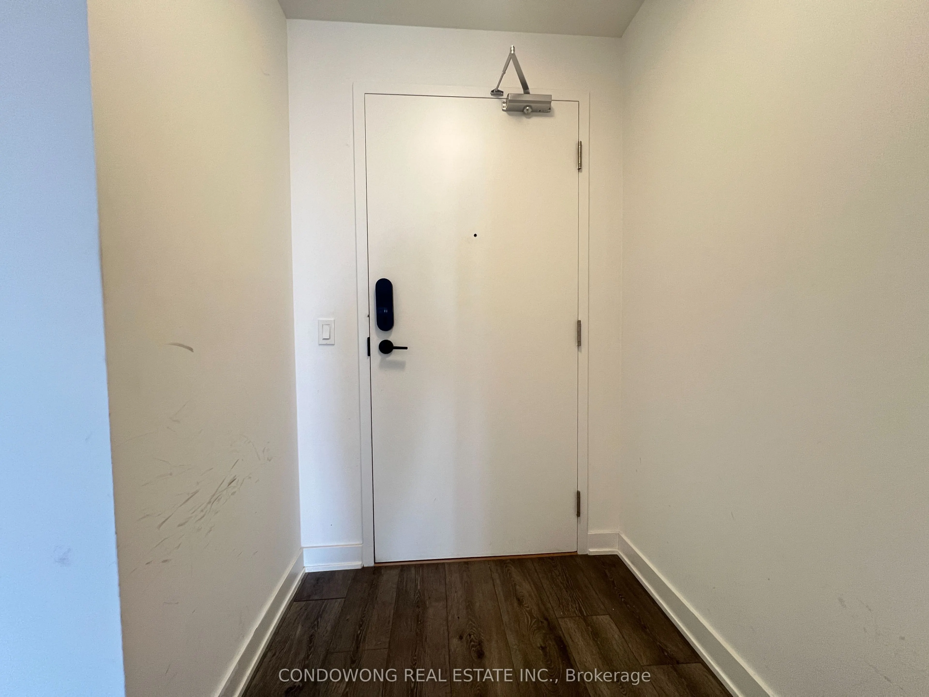 105 Oneida Crescent, #1205