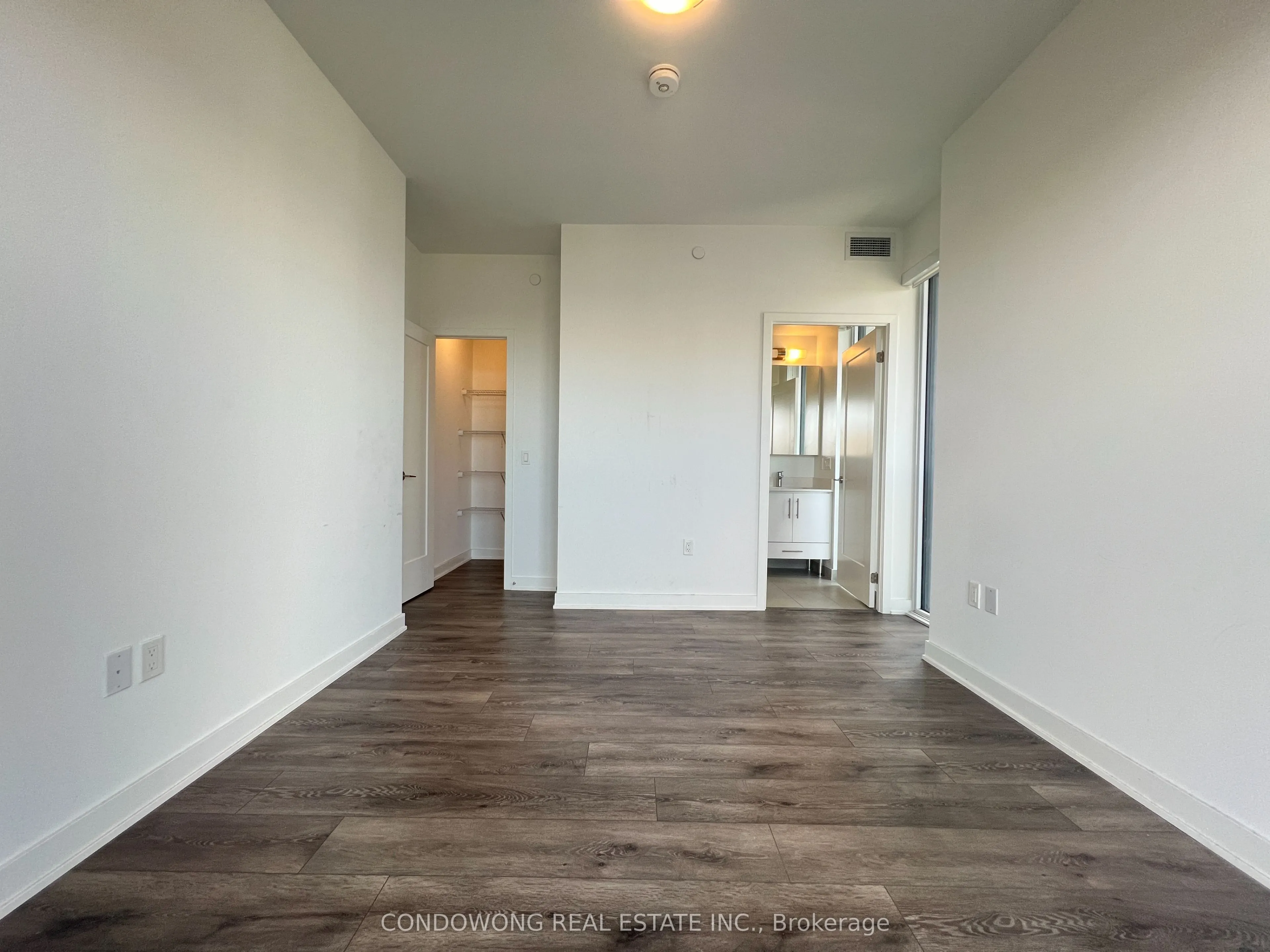 105 Oneida Crescent, #1205