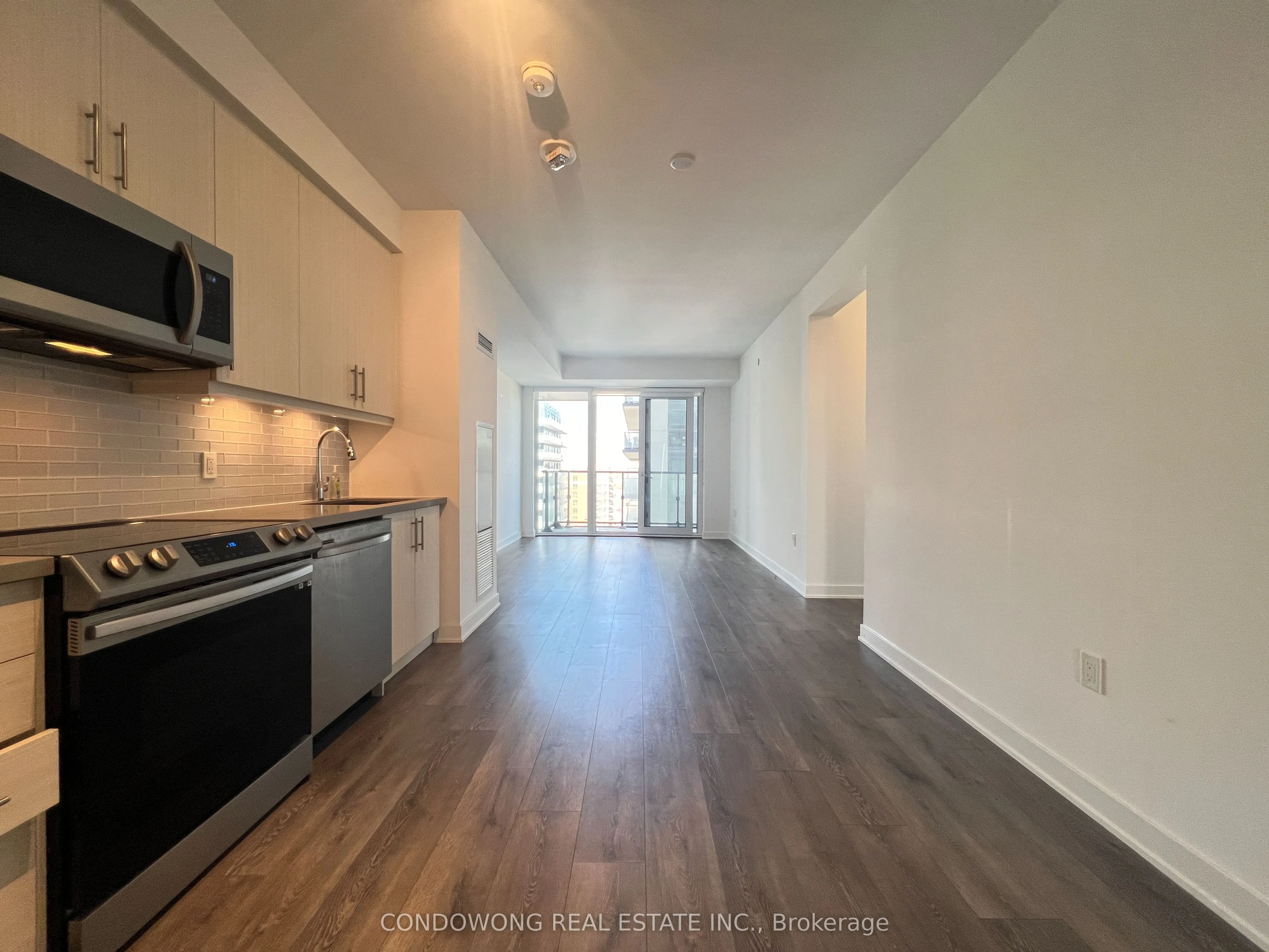 105 Oneida Crescent, #1205