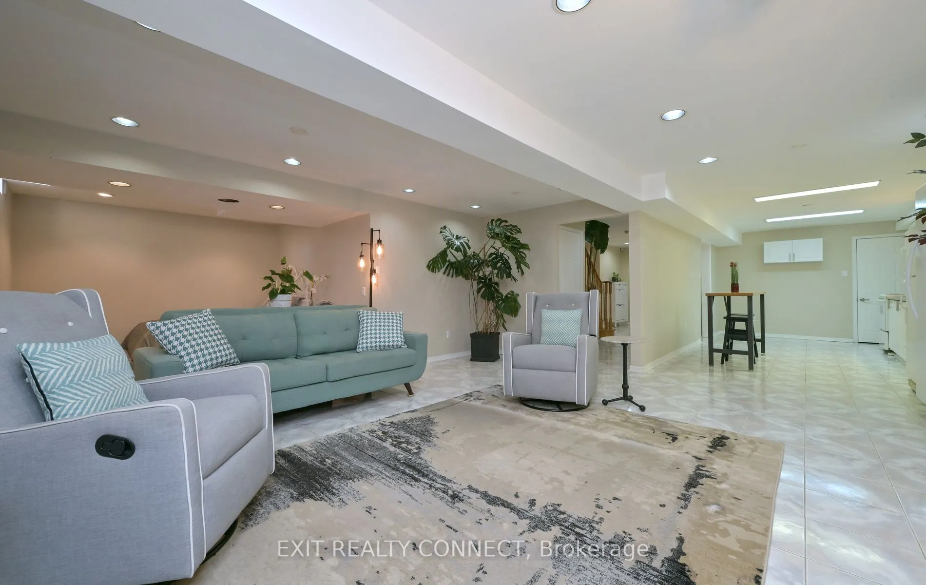 8912 Martin Grove Road