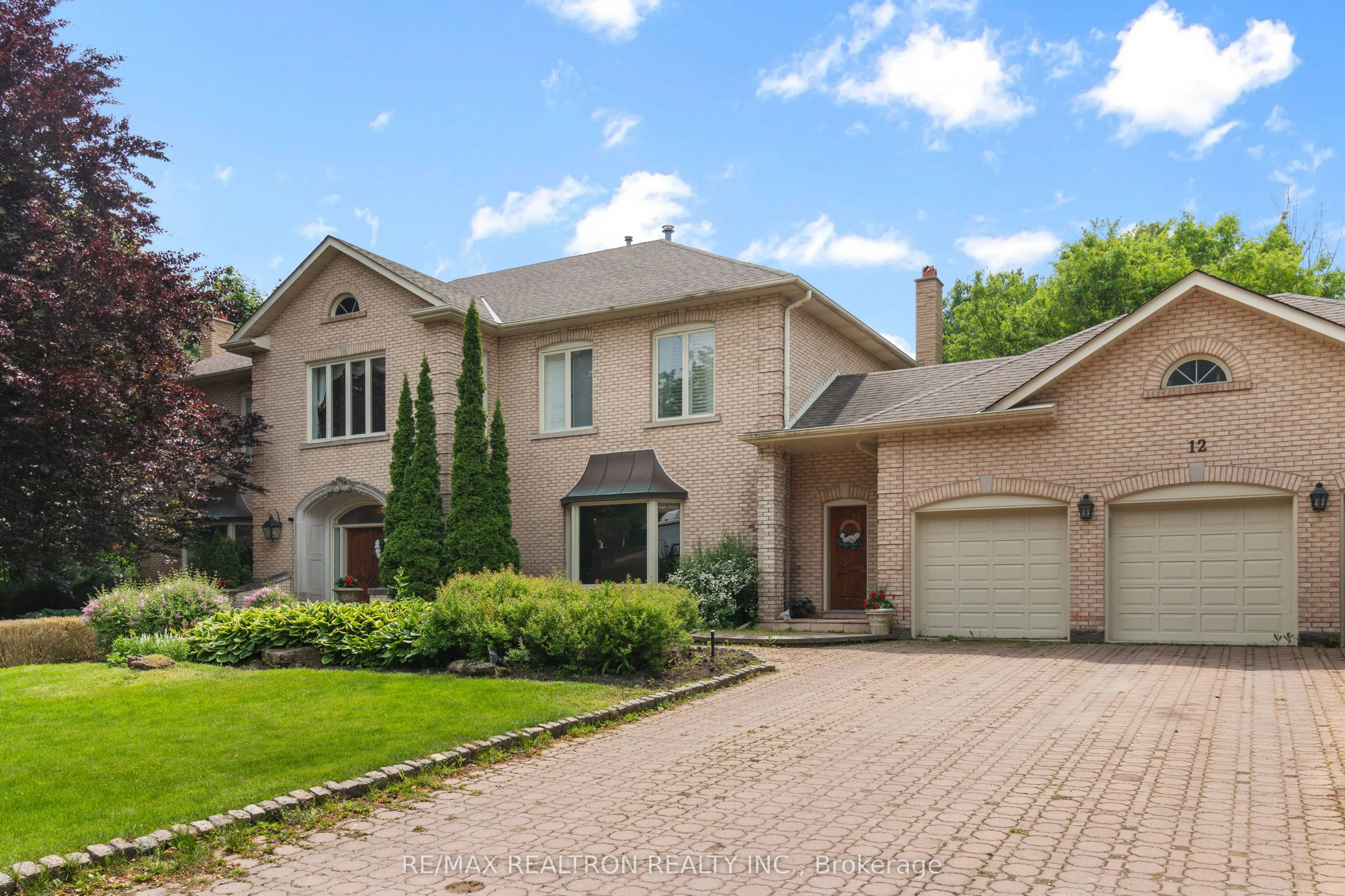 12 Moodie Drive