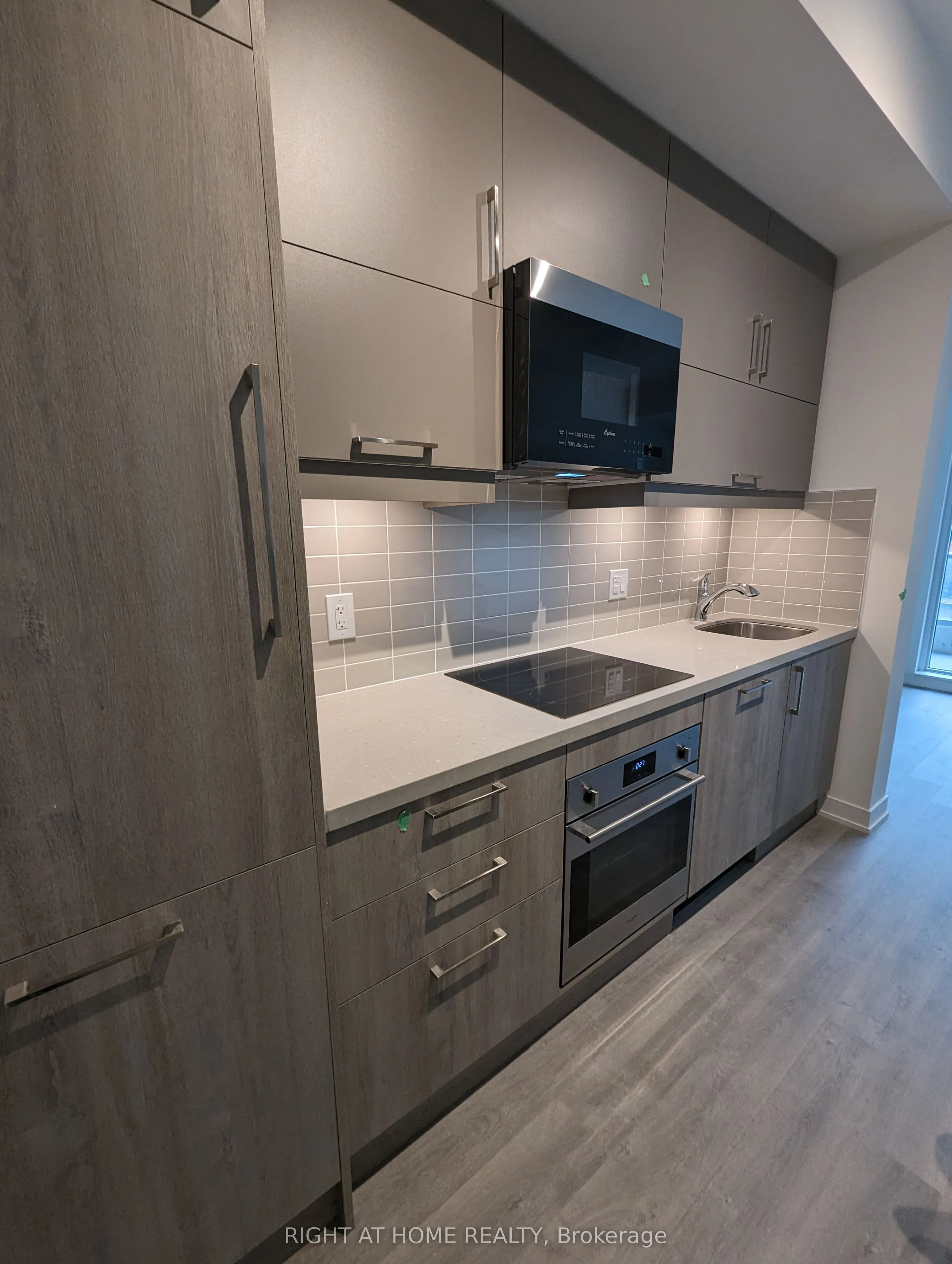 8119 Birchmount Road, #1203