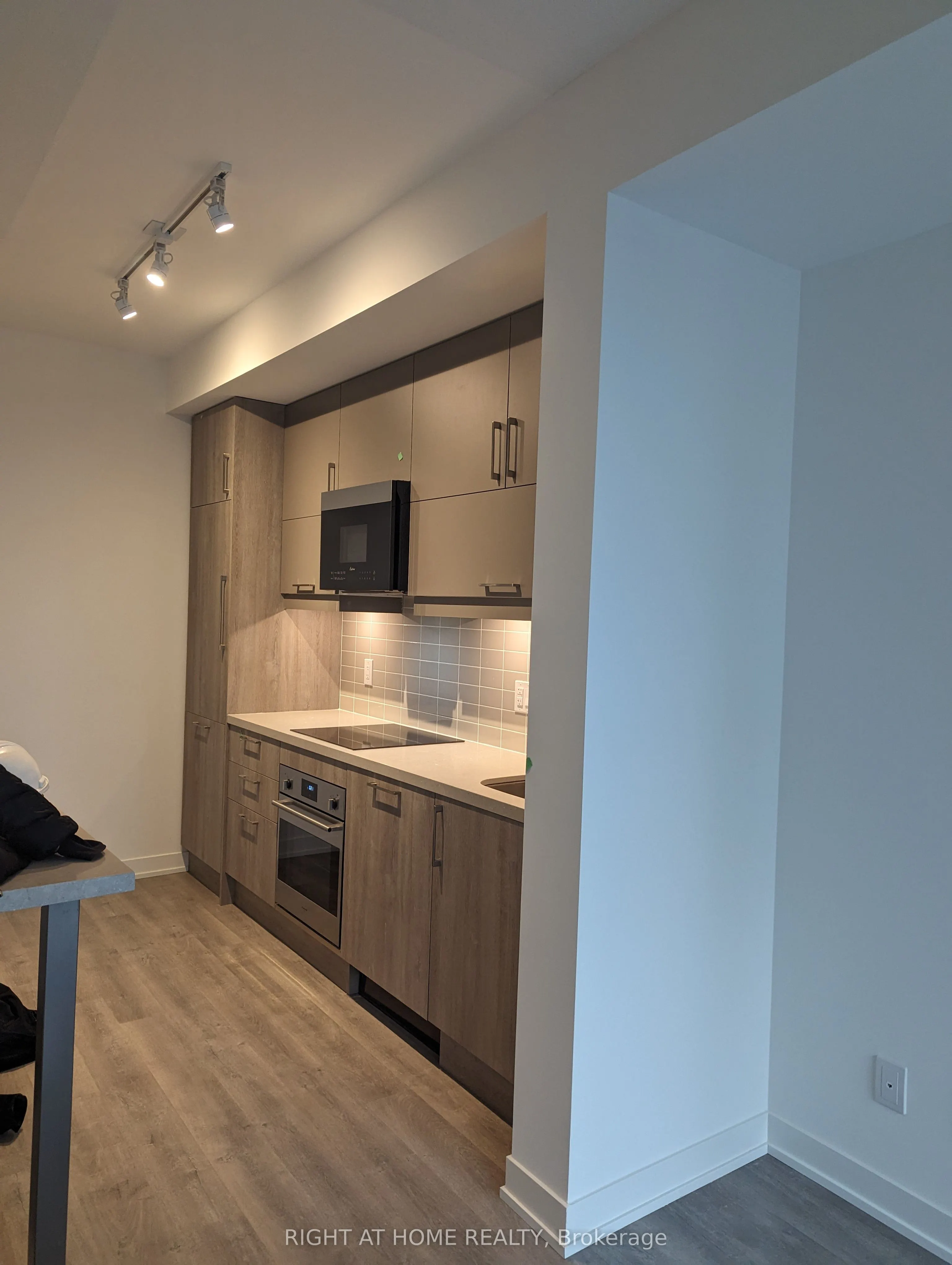 8119 Birchmount Road, #1203