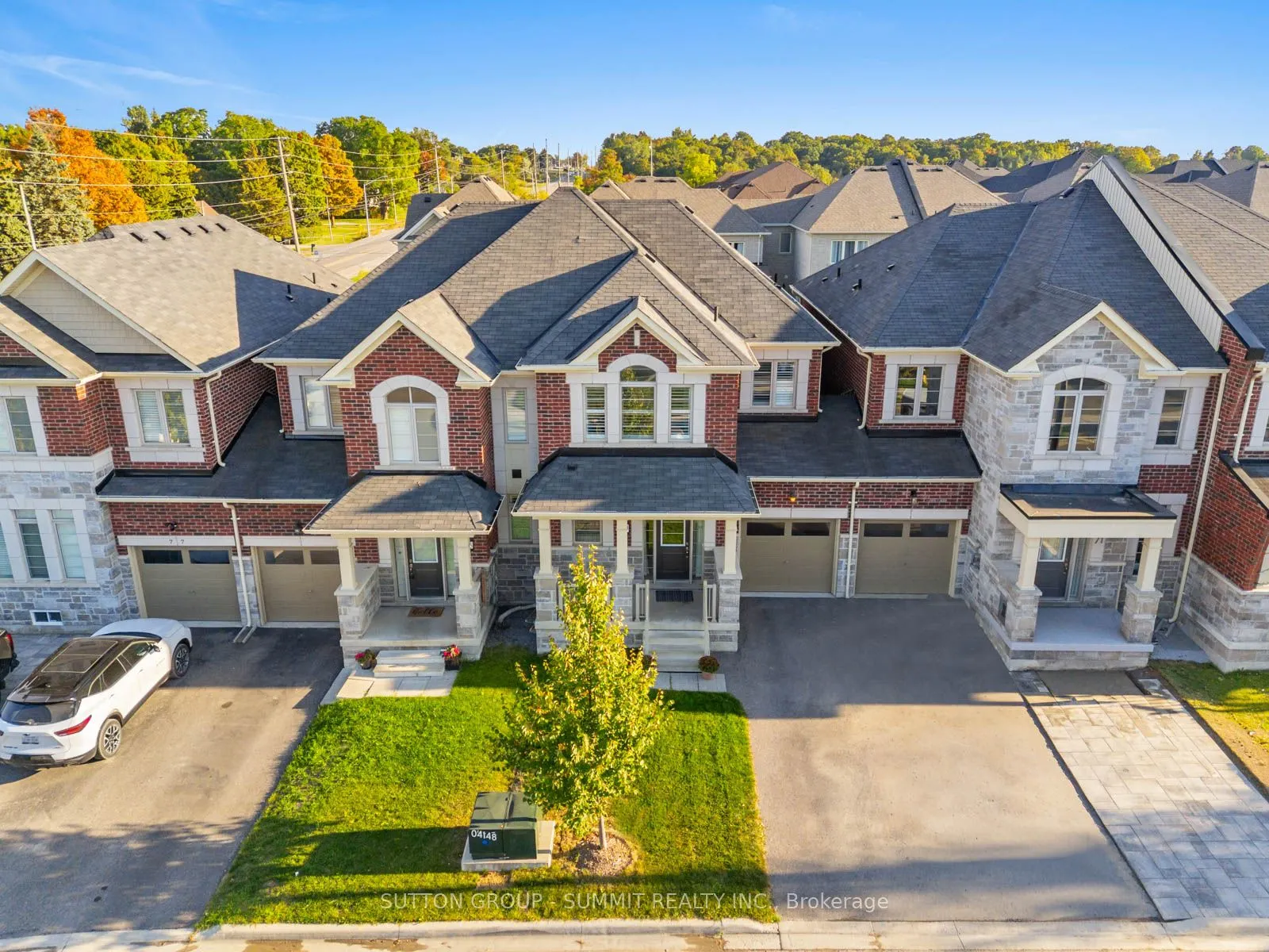 73 MONDIAL Crescent