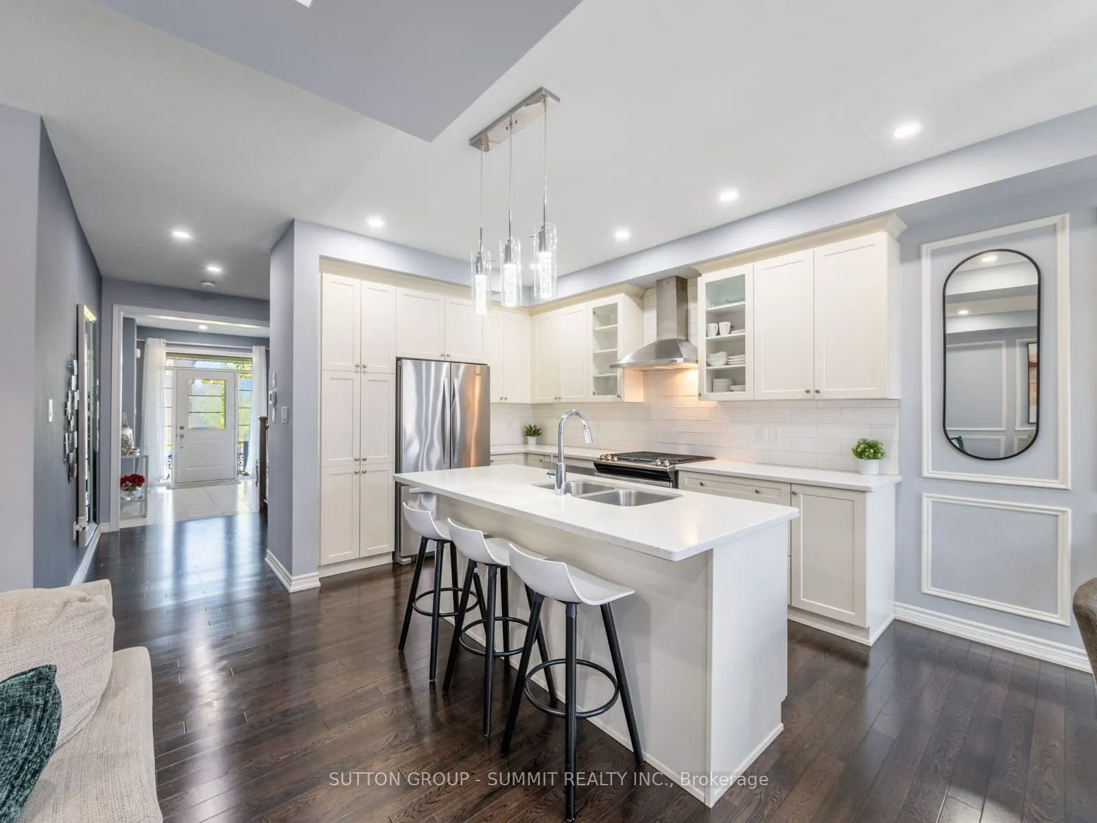 73 MONDIAL Crescent