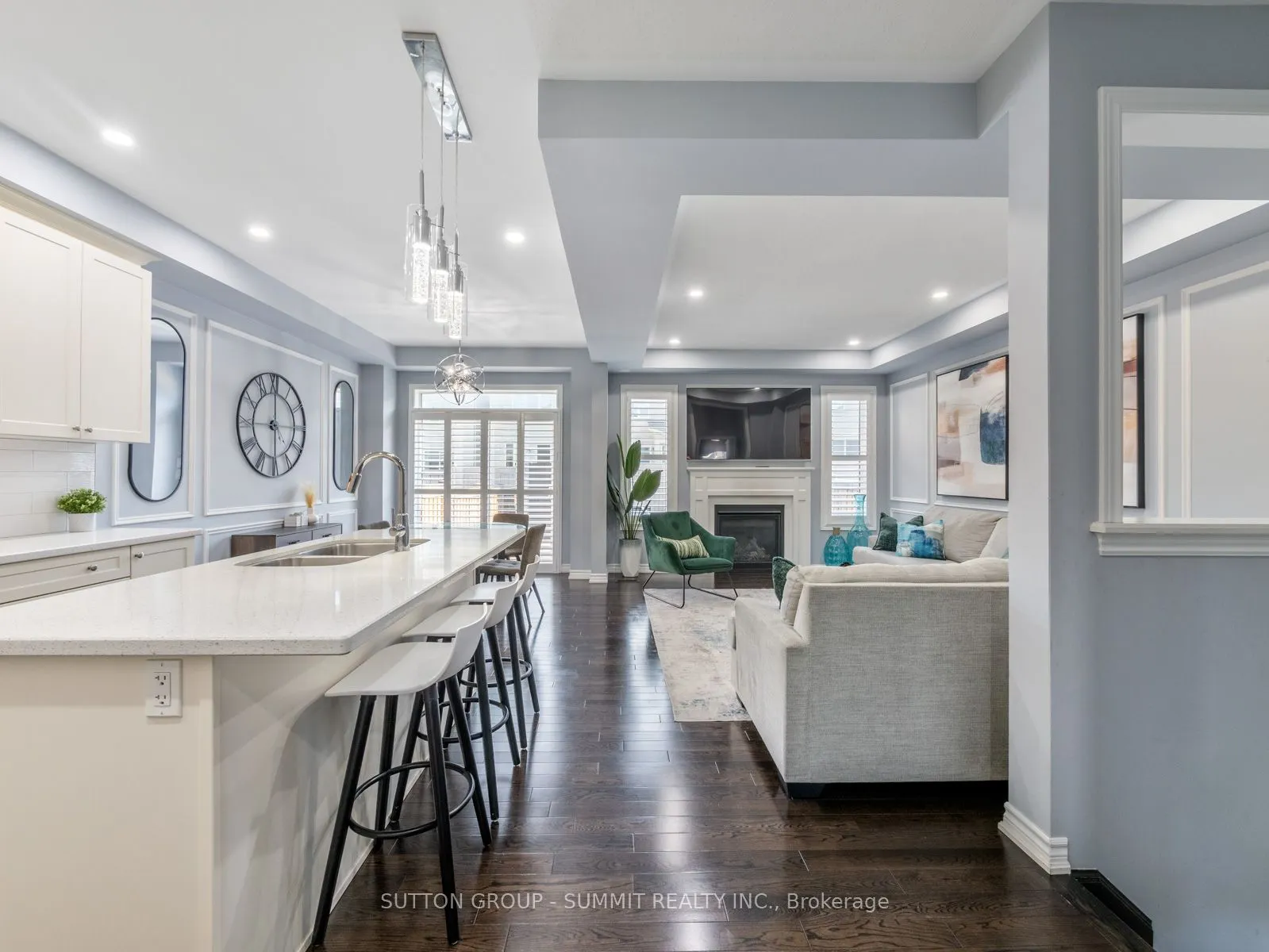 73 MONDIAL Crescent