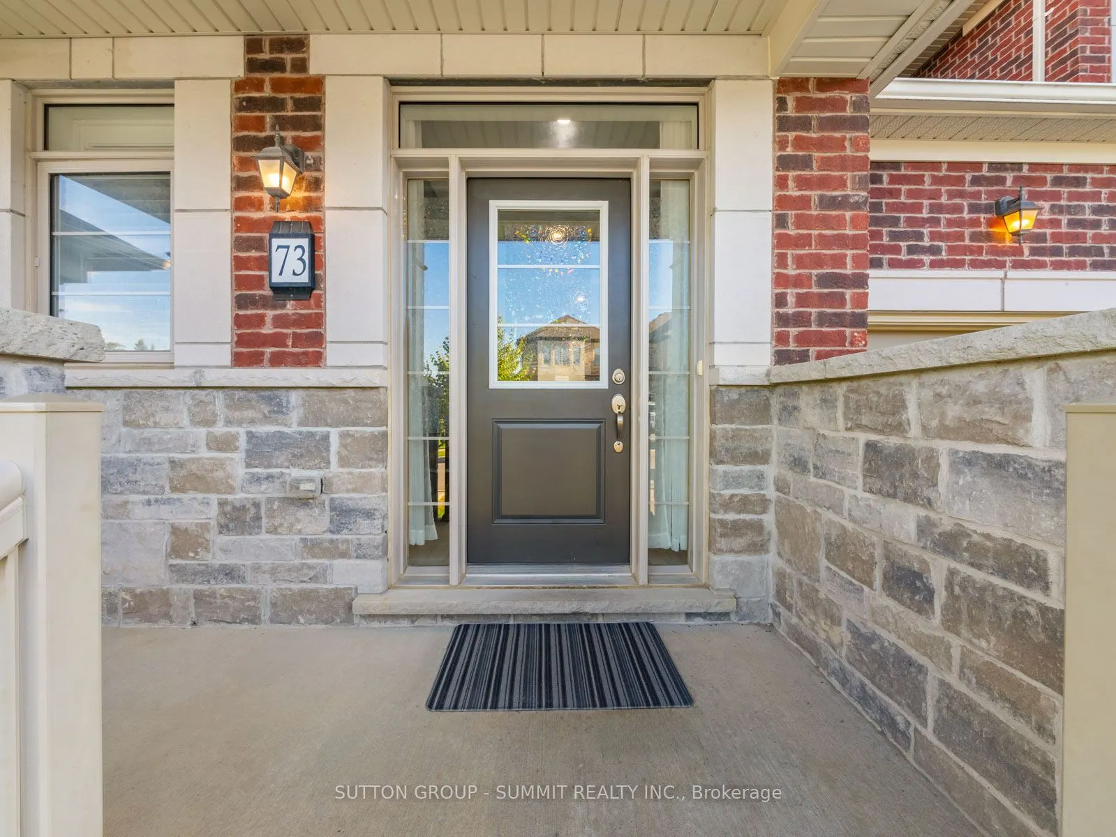 73 MONDIAL Crescent