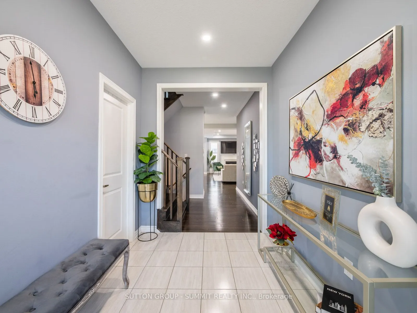 73 MONDIAL Crescent