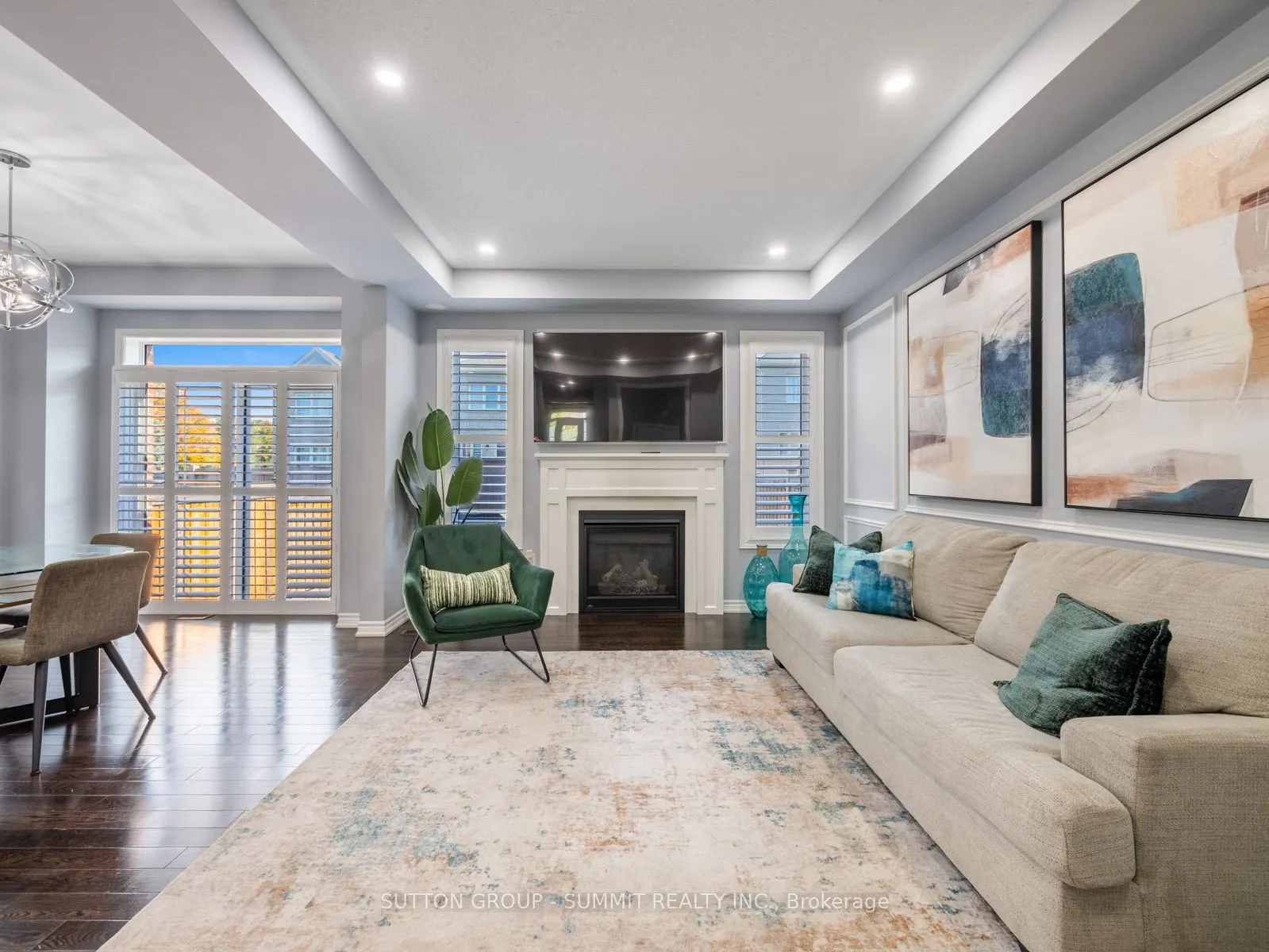 73 MONDIAL Crescent