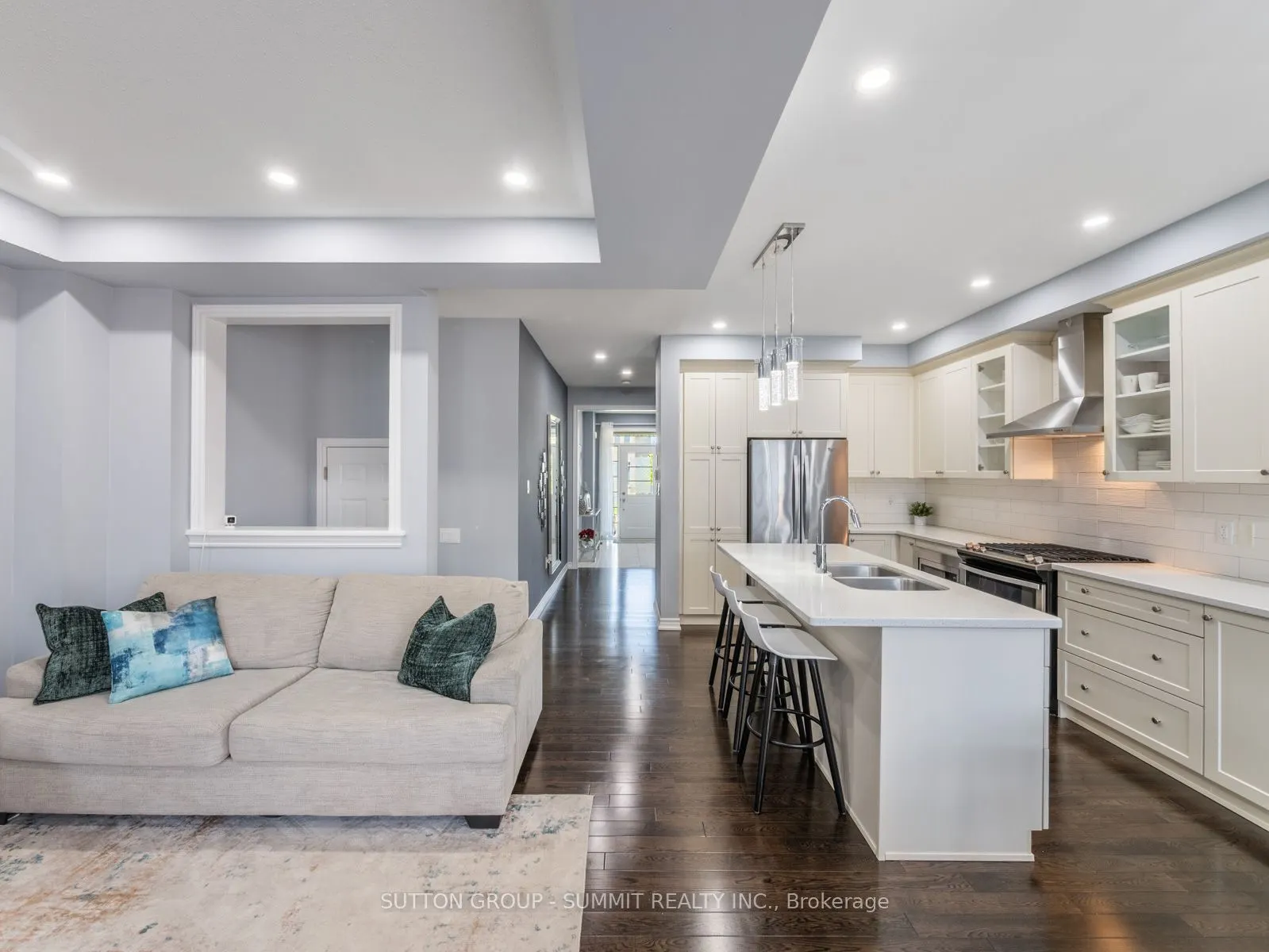 73 MONDIAL Crescent