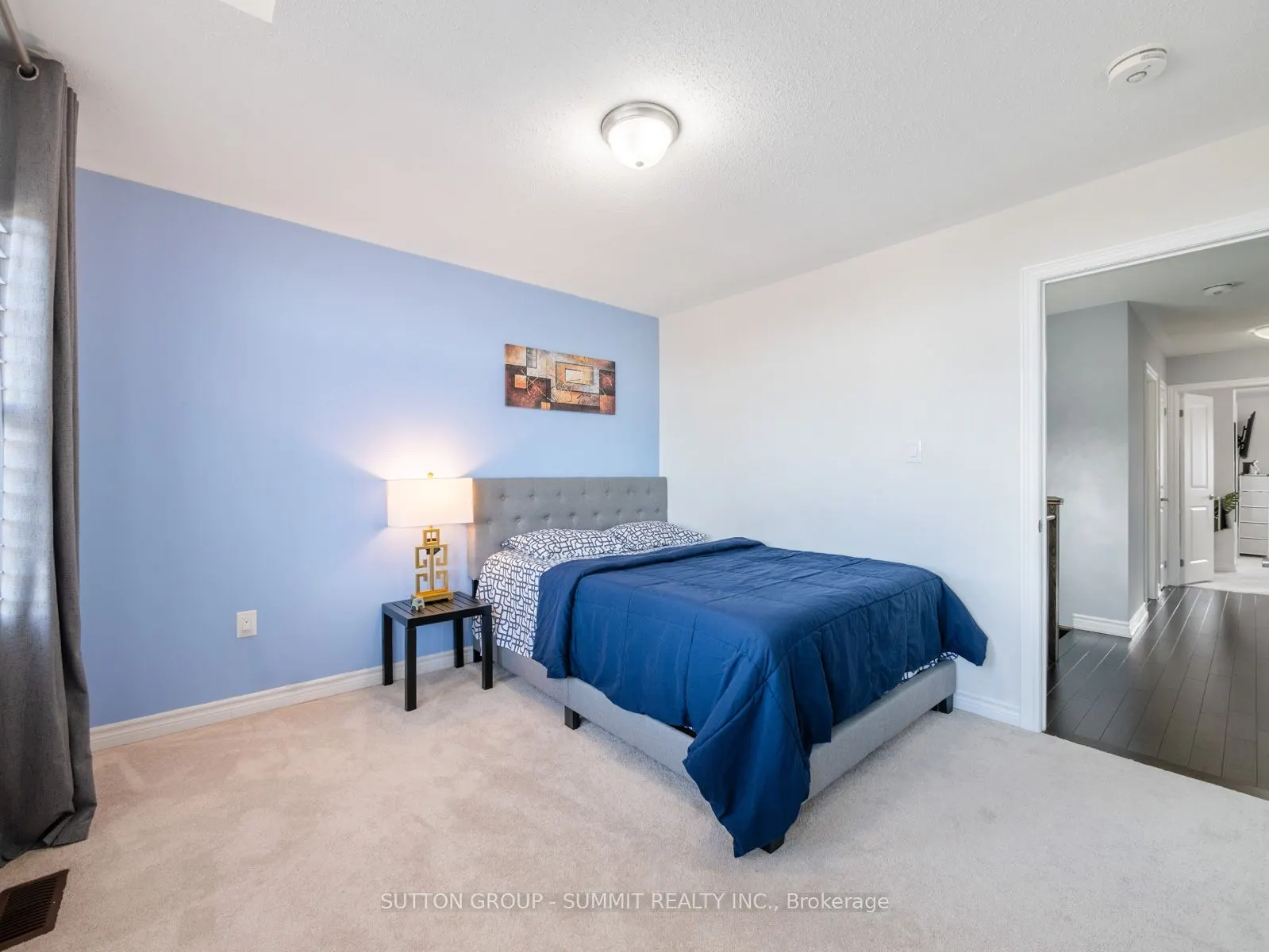 73 MONDIAL Crescent