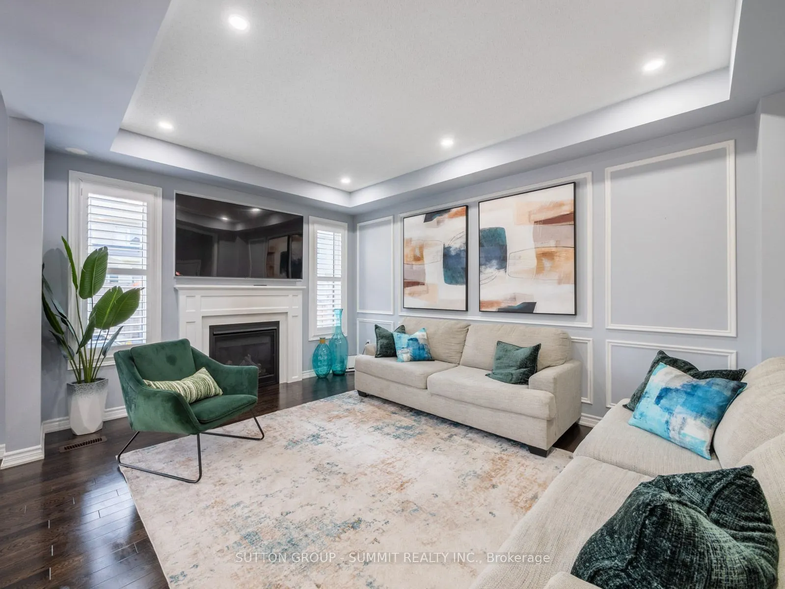 73 MONDIAL Crescent