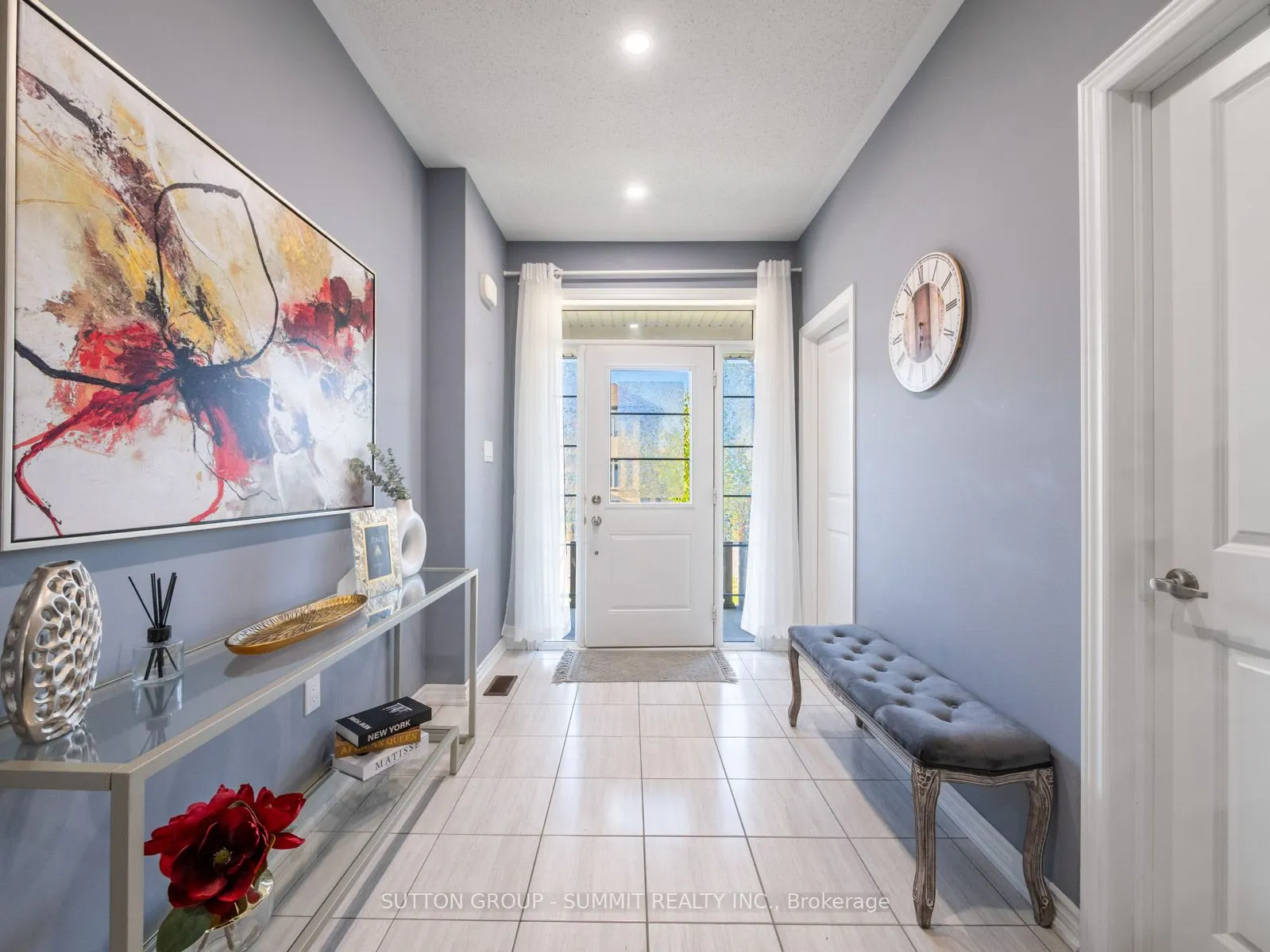 73 MONDIAL Crescent