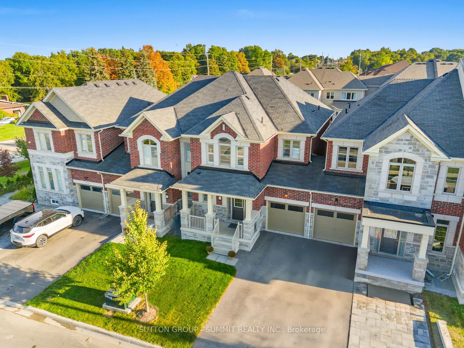 73 MONDIAL Crescent
