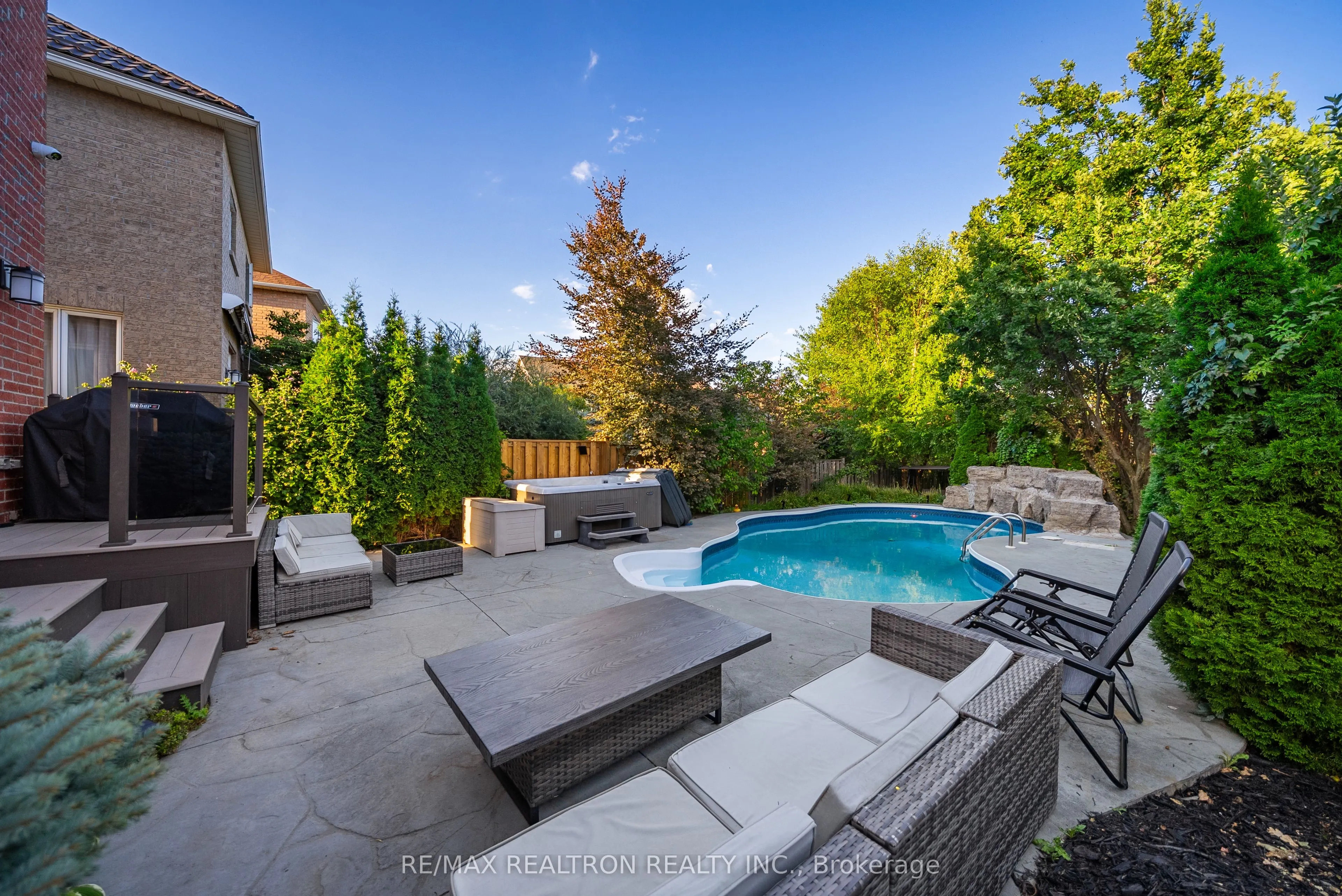 565 Thornhill Woods Drive