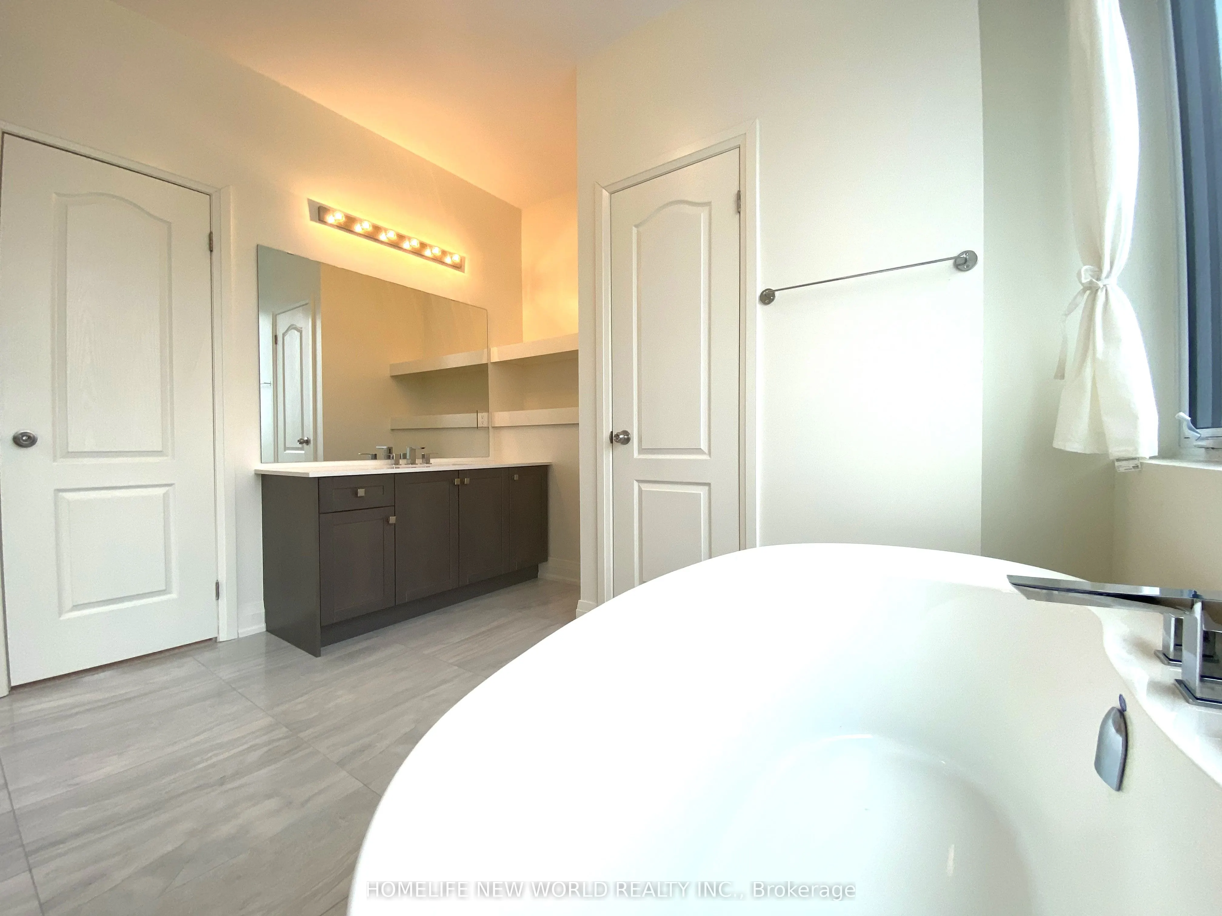 8 Teasel Way