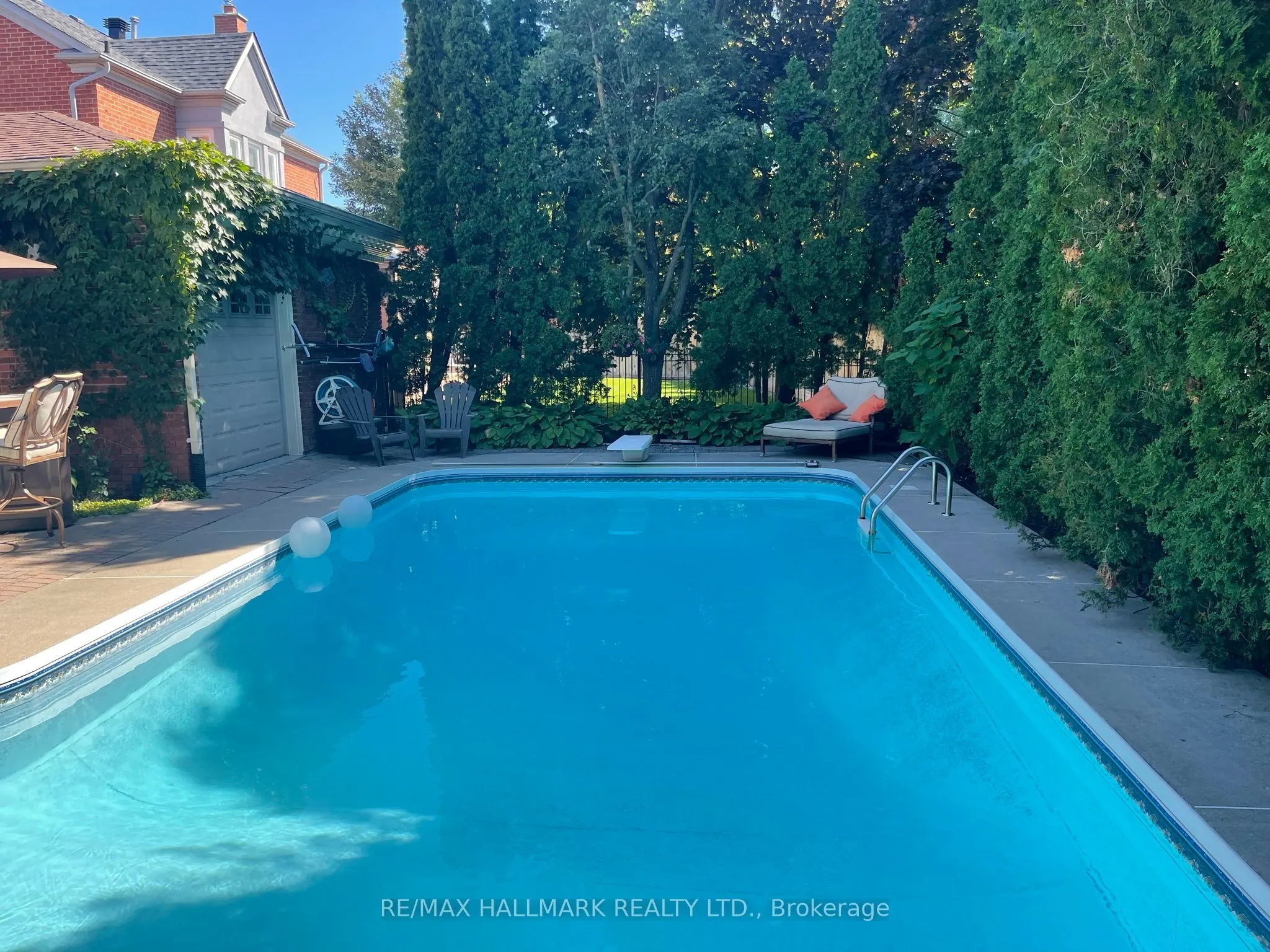 9 Willett Crescent