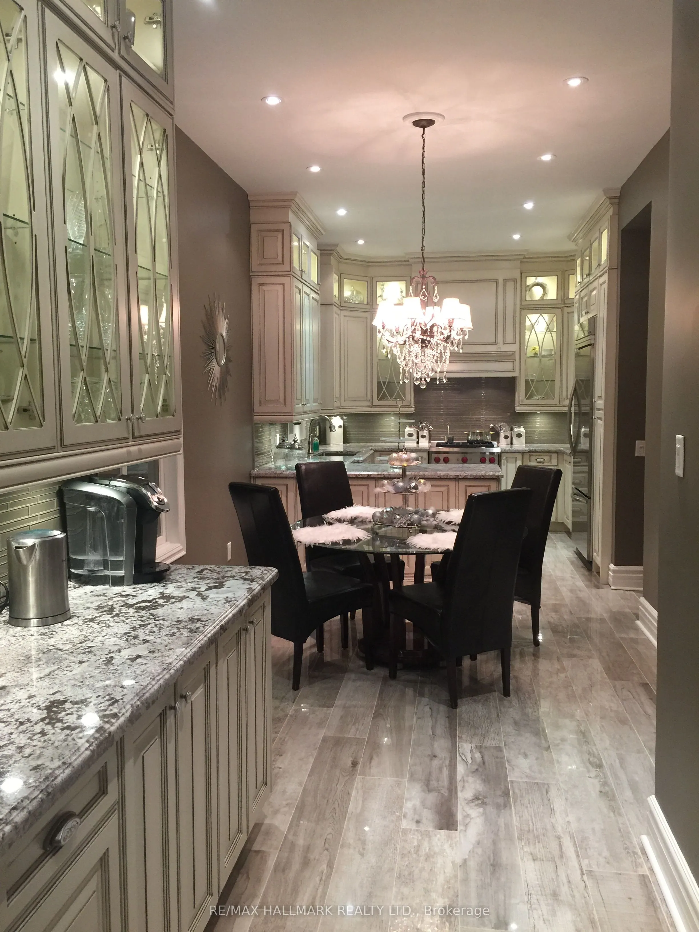 9 Willett Crescent