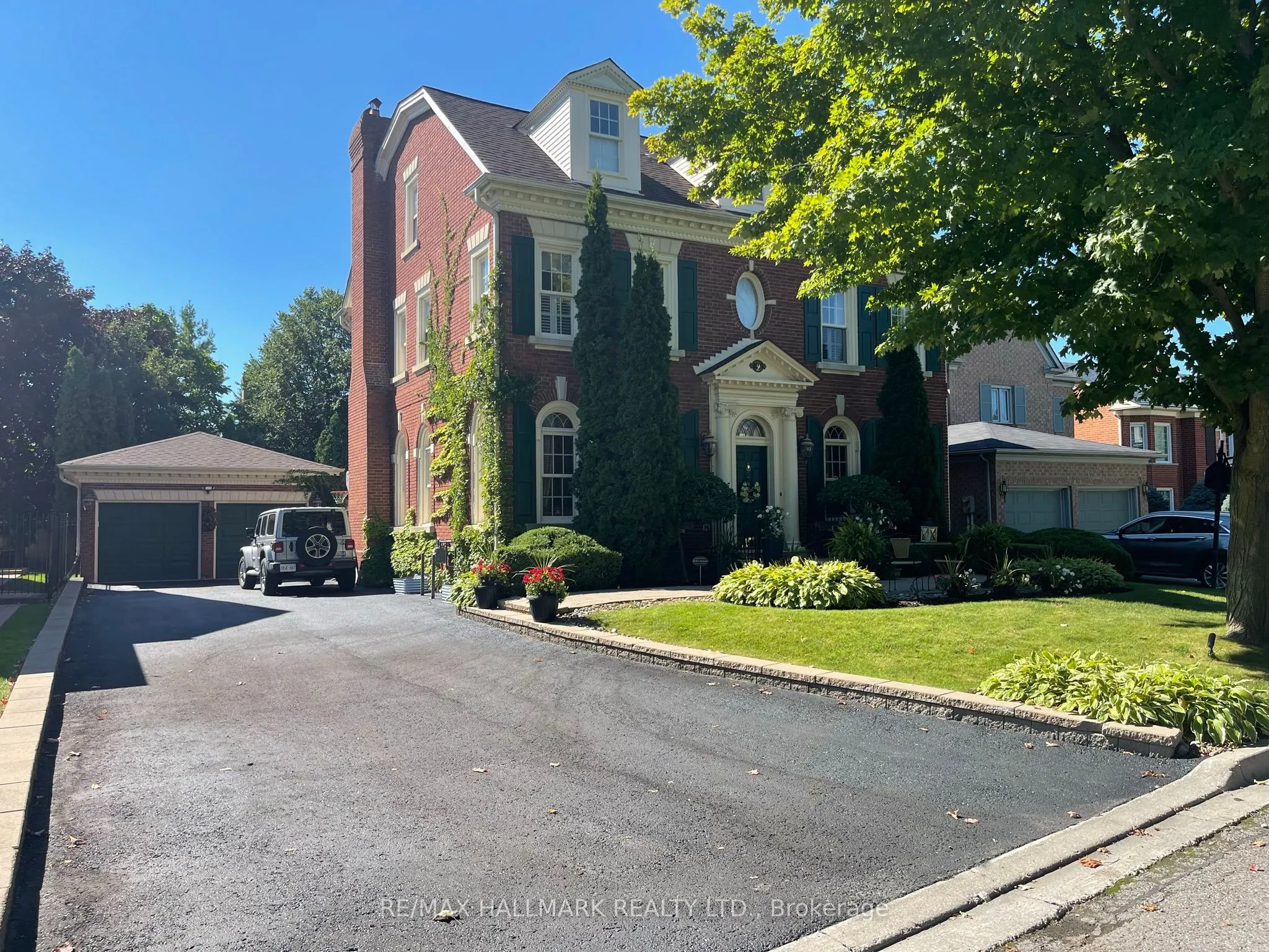 9 Willett Crescent