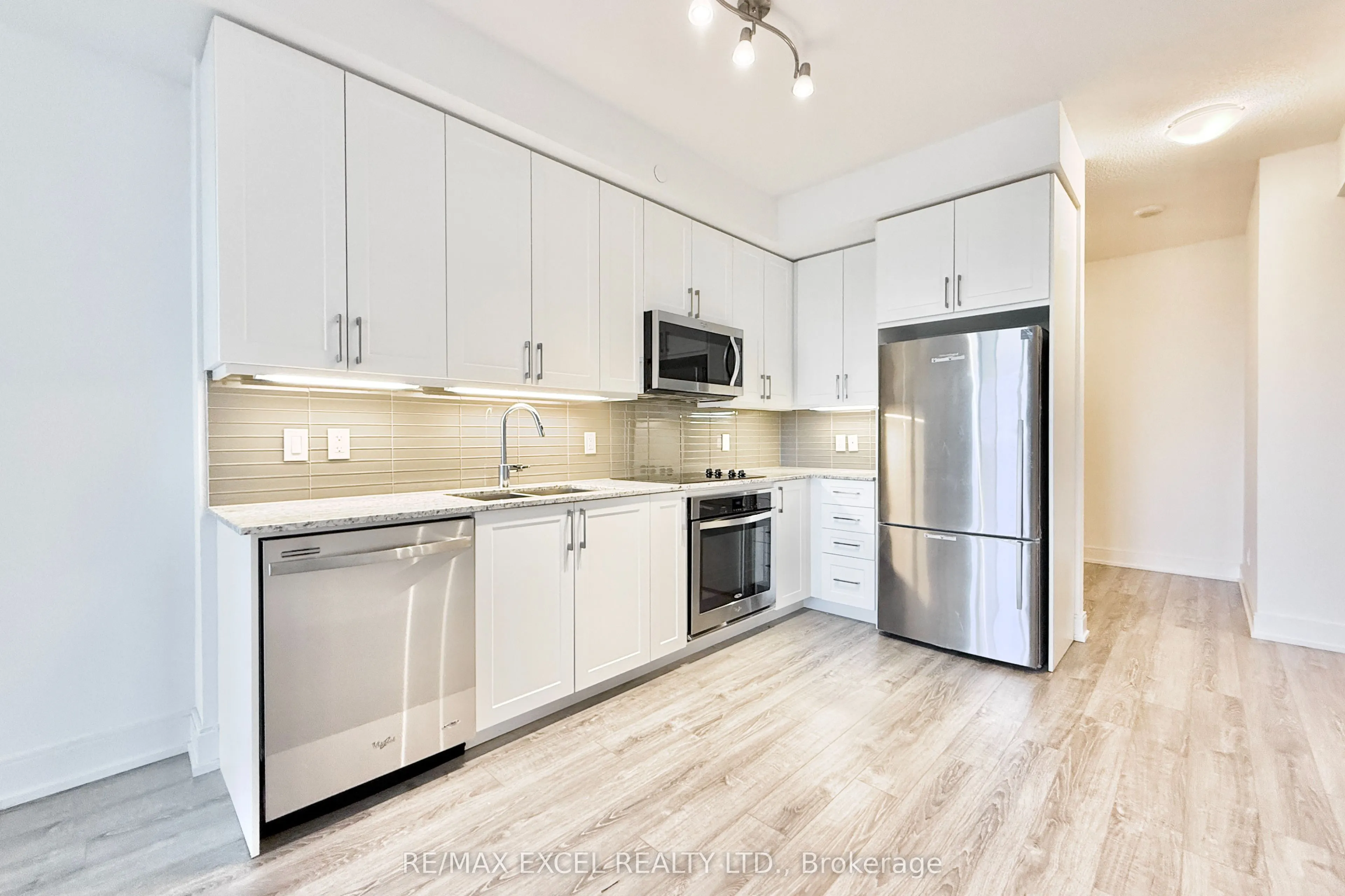 9600 Yonge Street, #606
