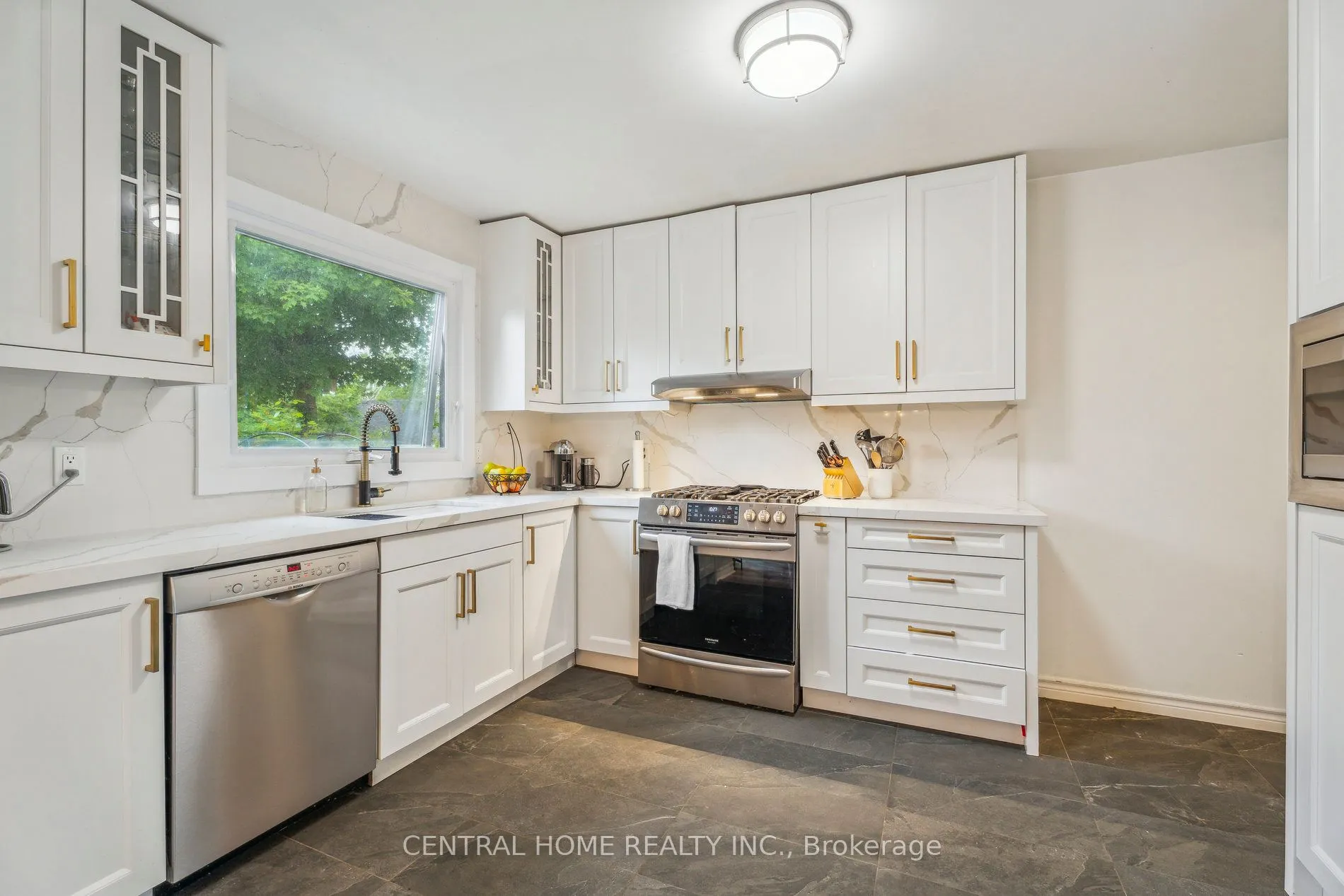 50 Metro Road S