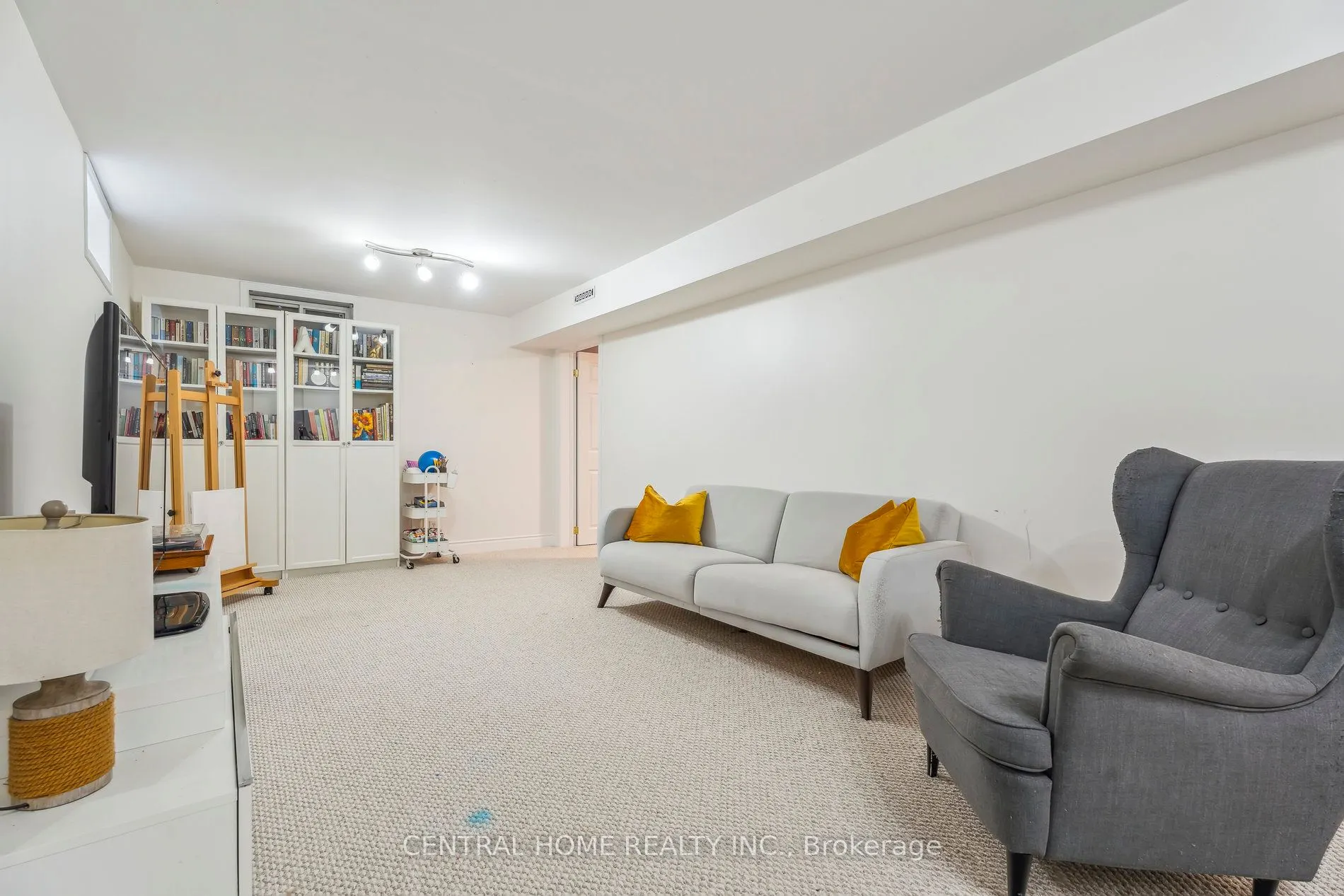 50 Metro Road S
