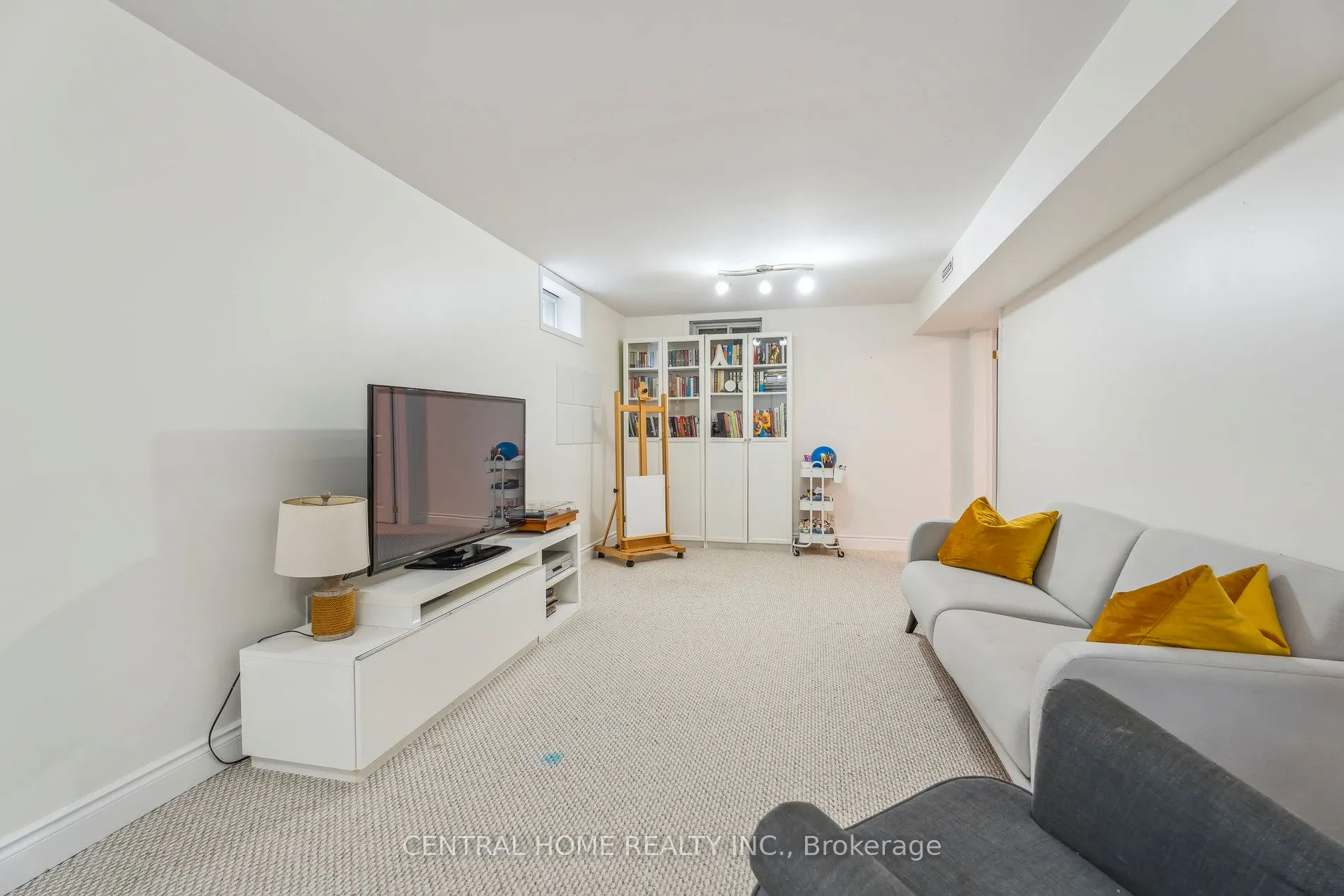 50 Metro Road S
