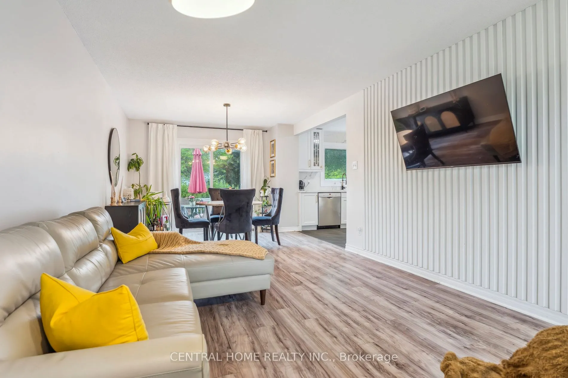 50 Metro Road S