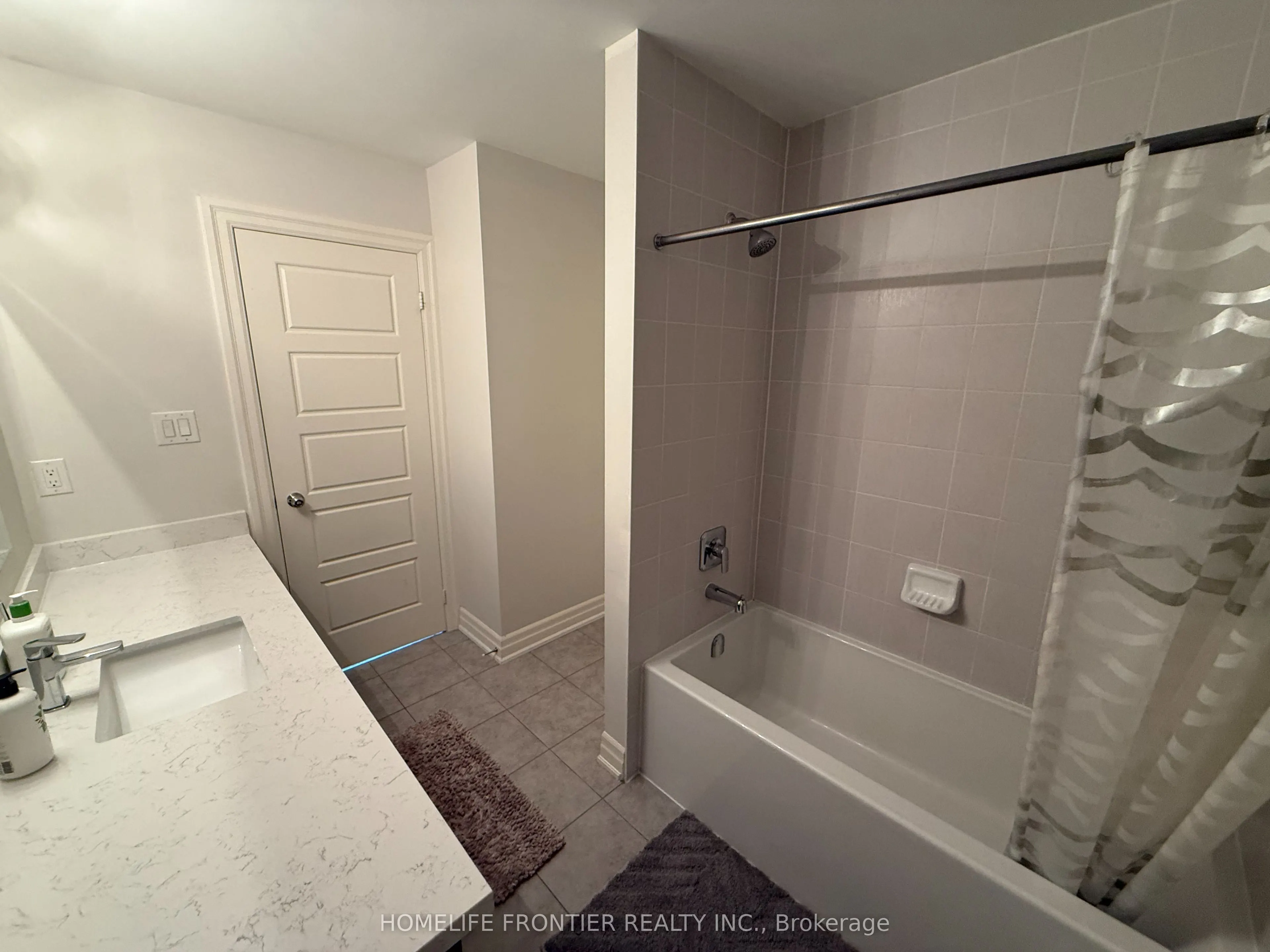 30 Vantage Loop Avenue, #MAIN