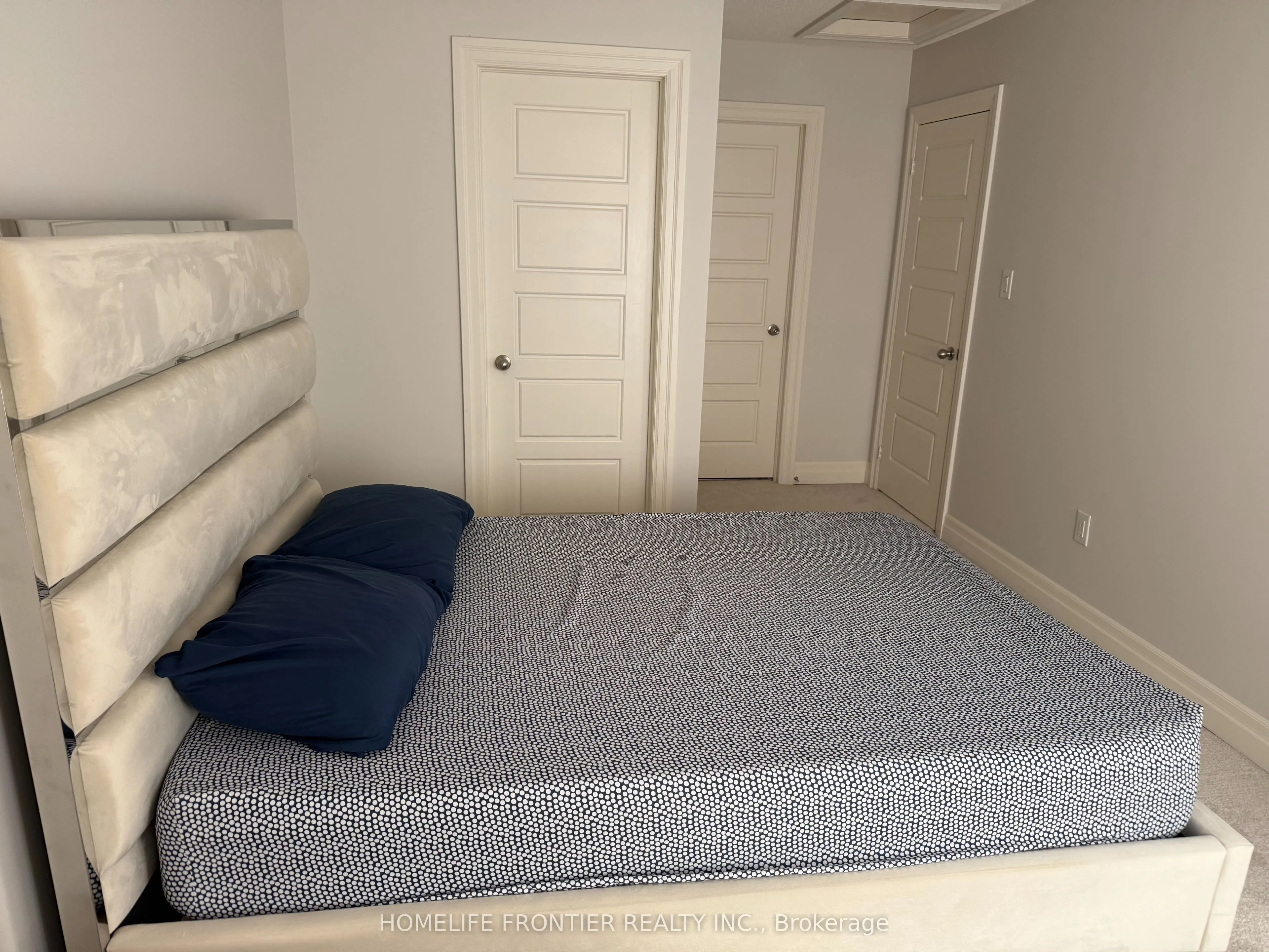 30 Vantage Loop Avenue, #MAIN