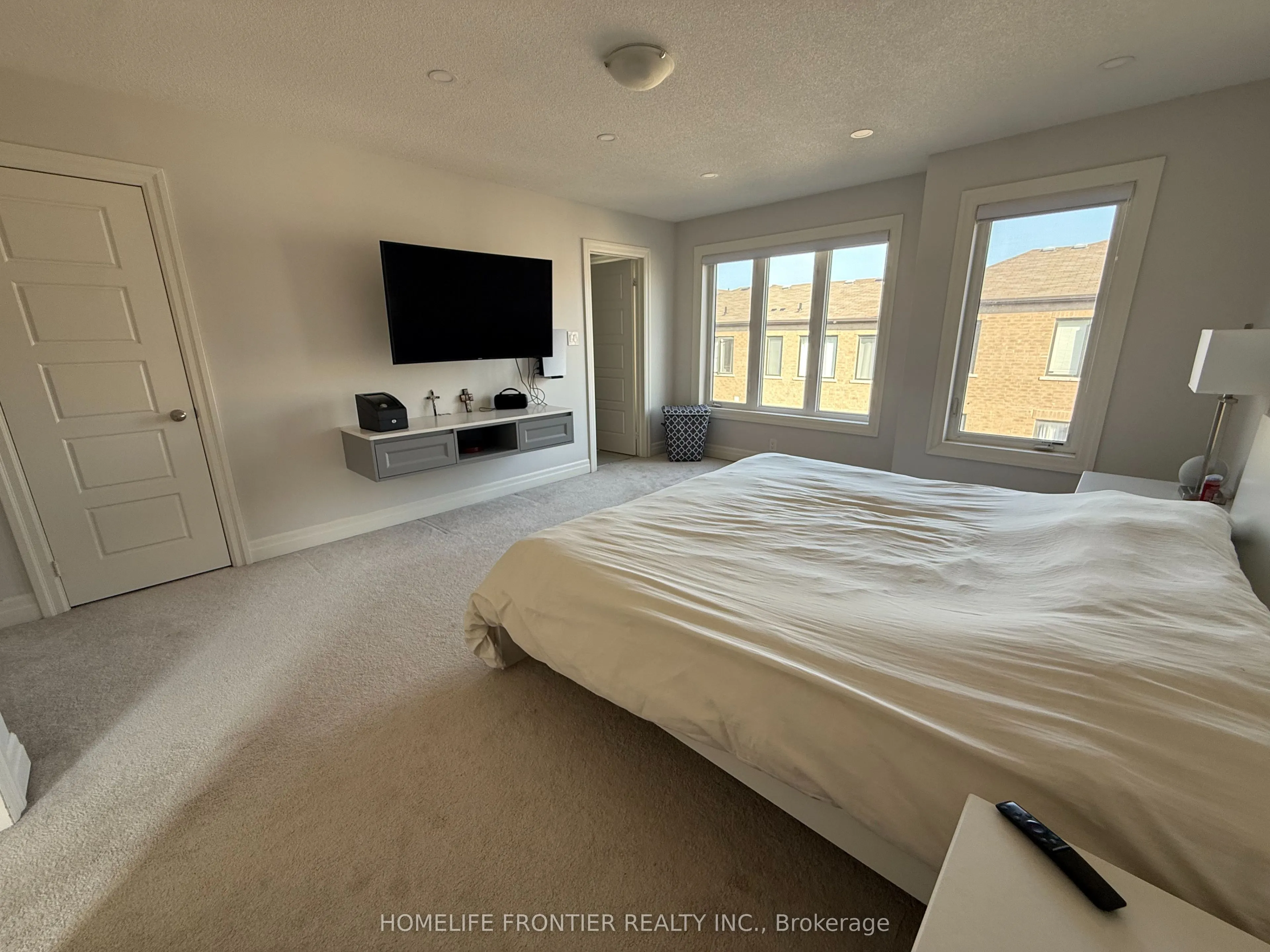 30 Vantage Loop Avenue, #MAIN