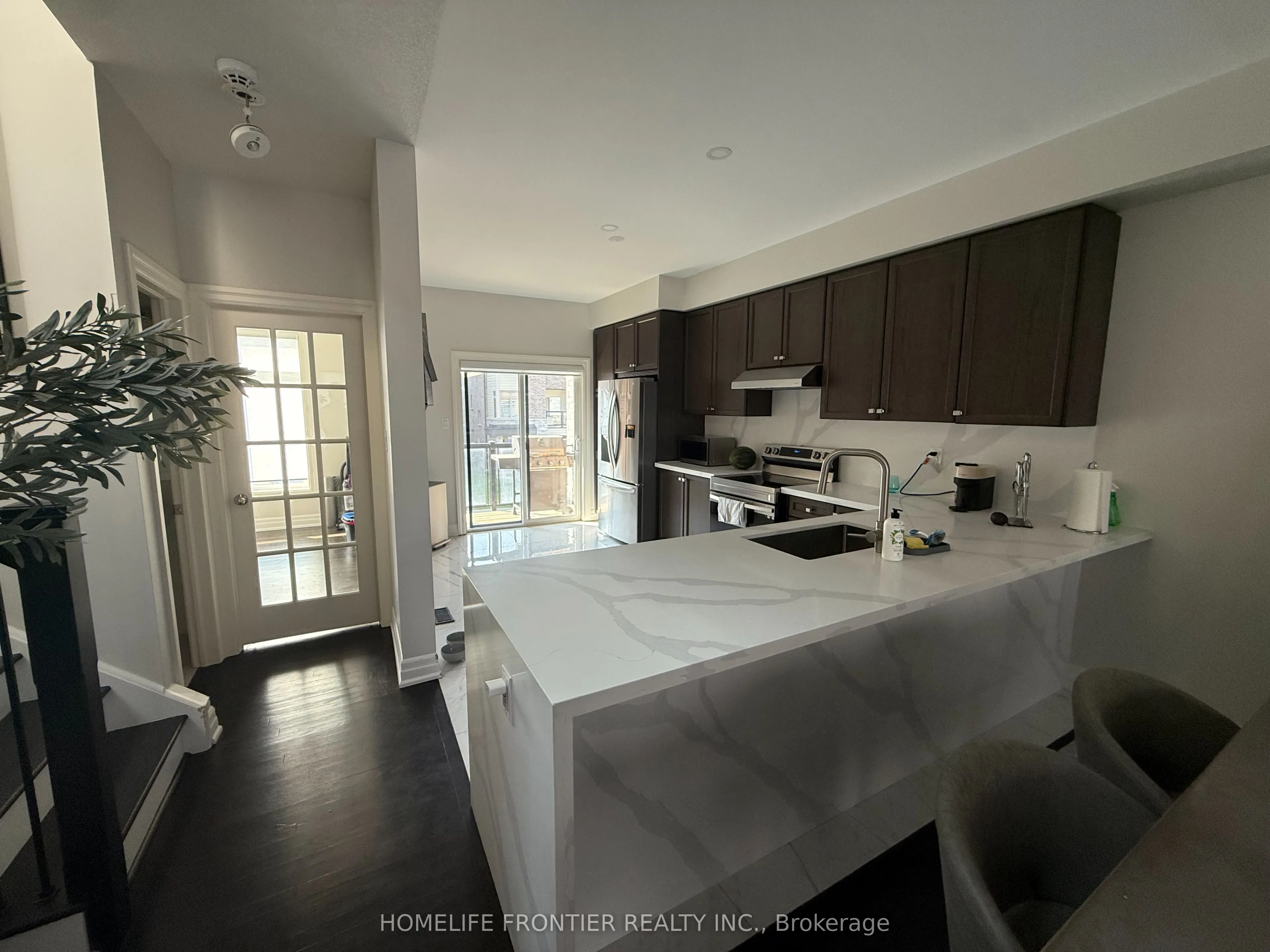 30 Vantage Loop Avenue, #MAIN